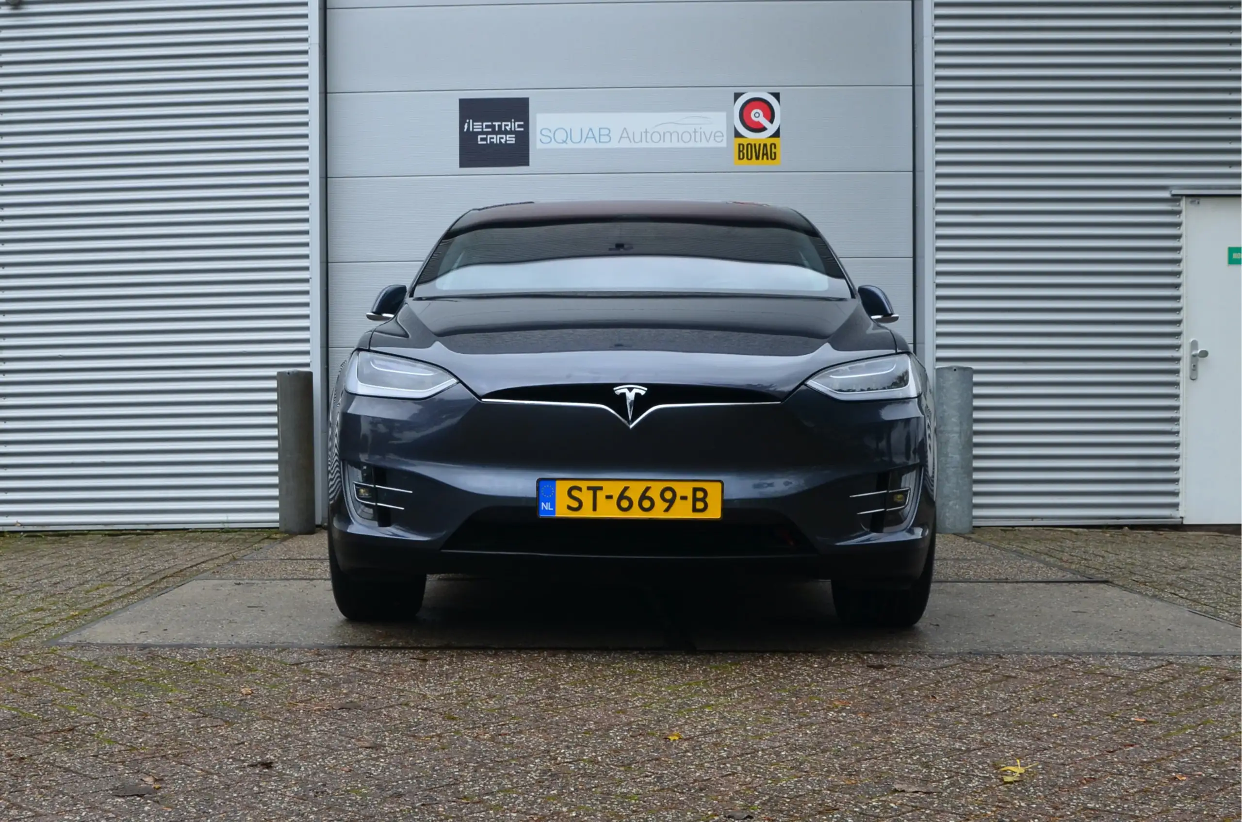 Tesla - Model X