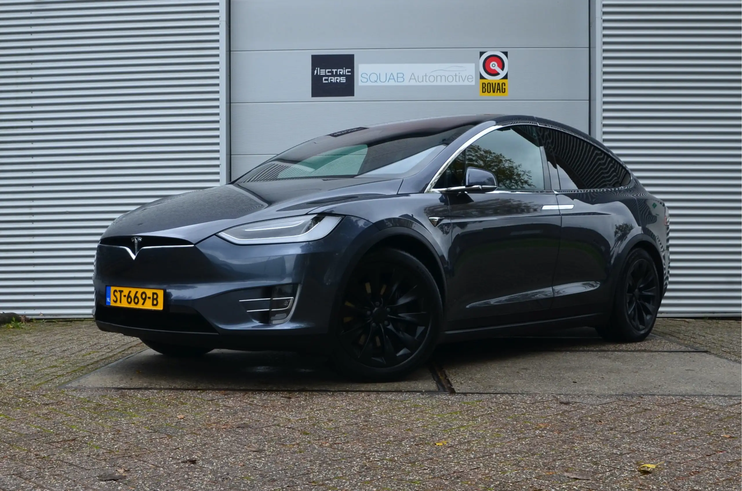 Tesla - Model X