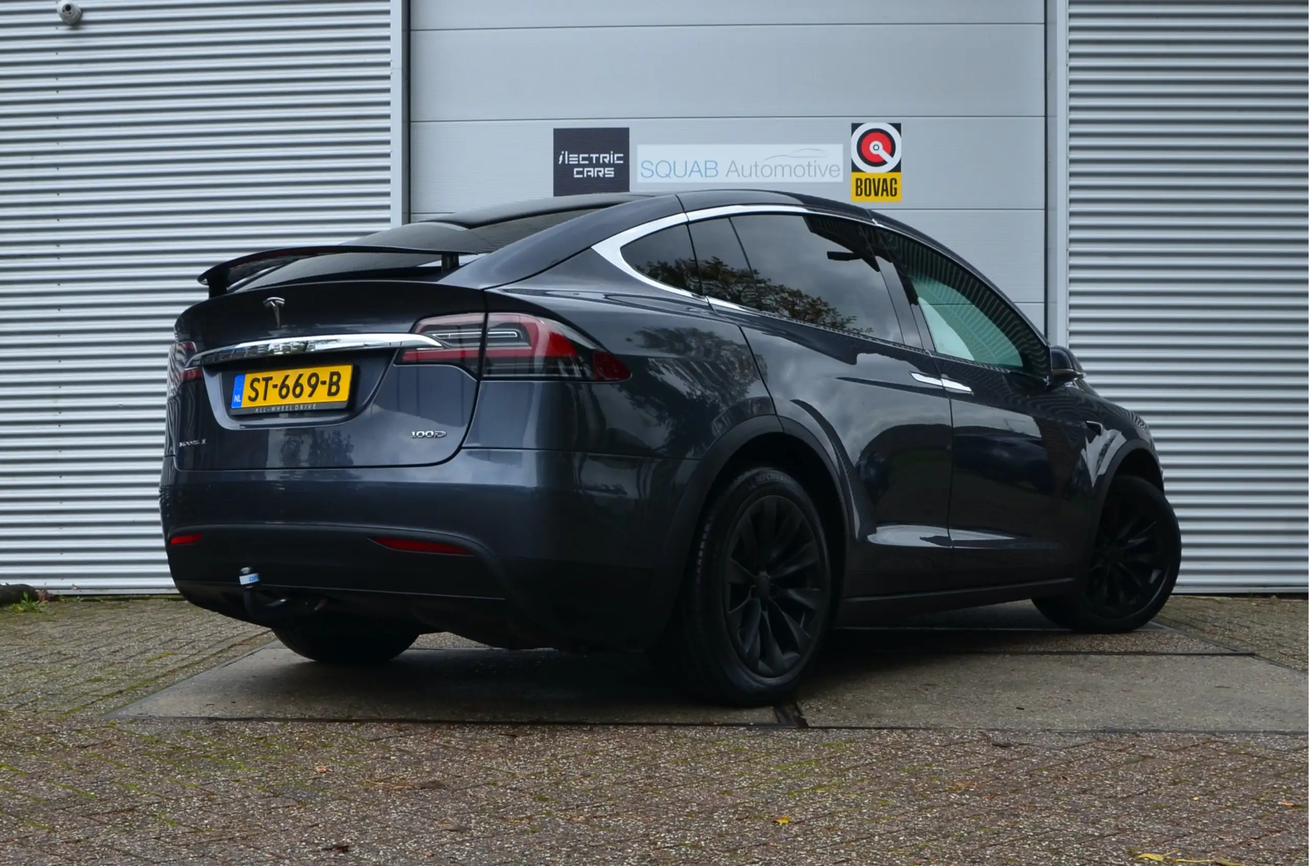 Tesla - Model X