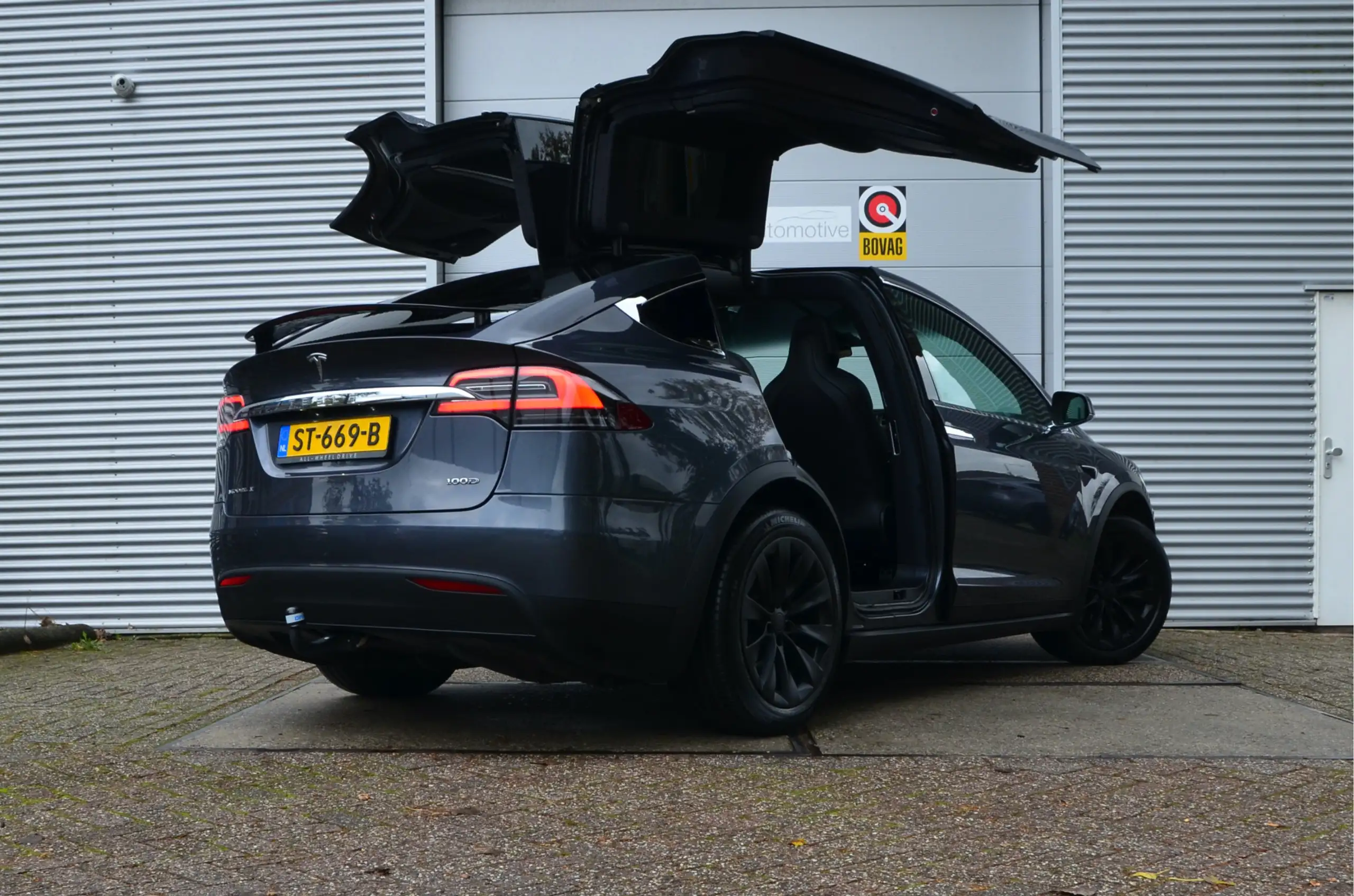 Tesla - Model X