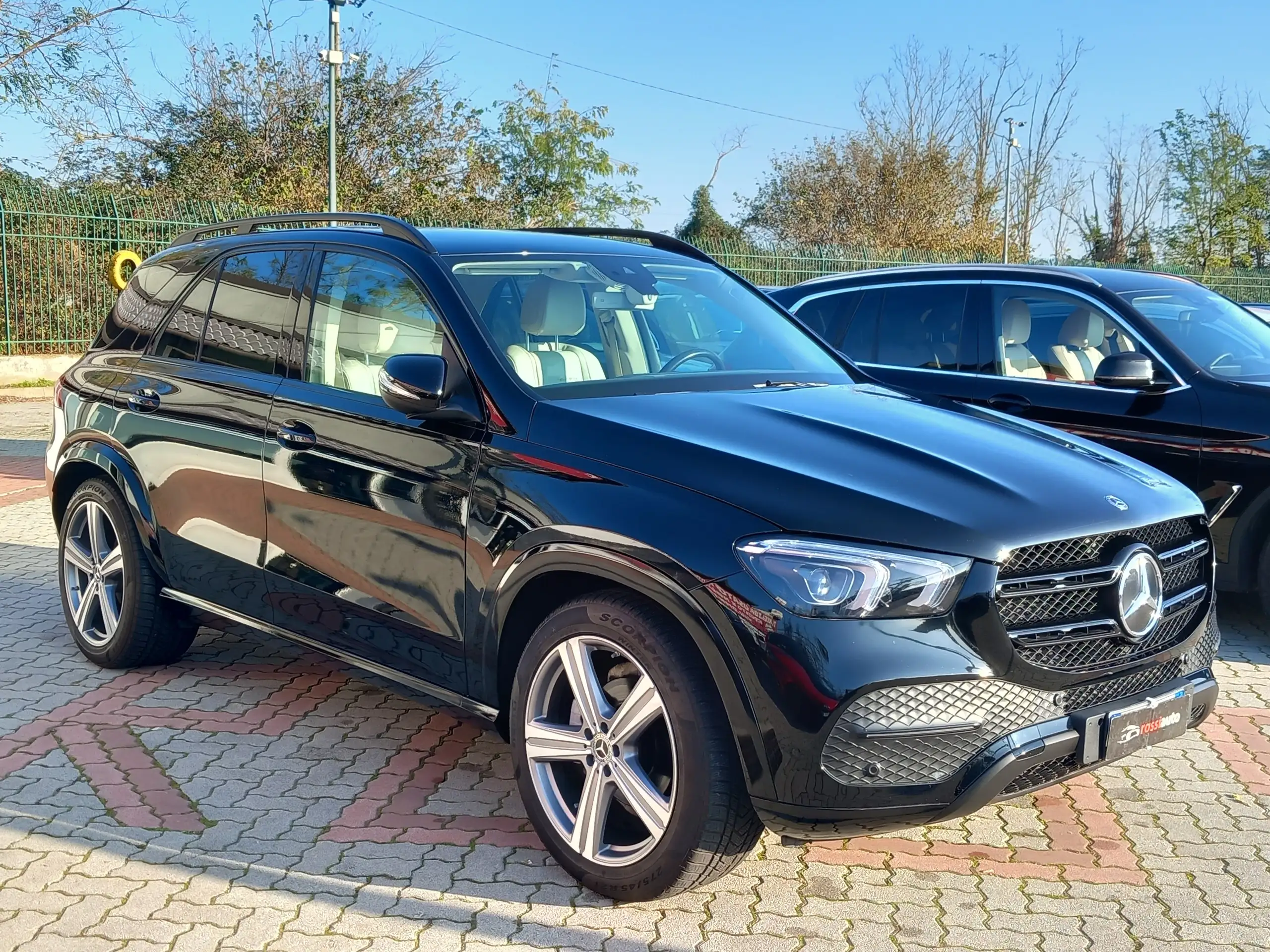 Mercedes-Benz - GLE 300