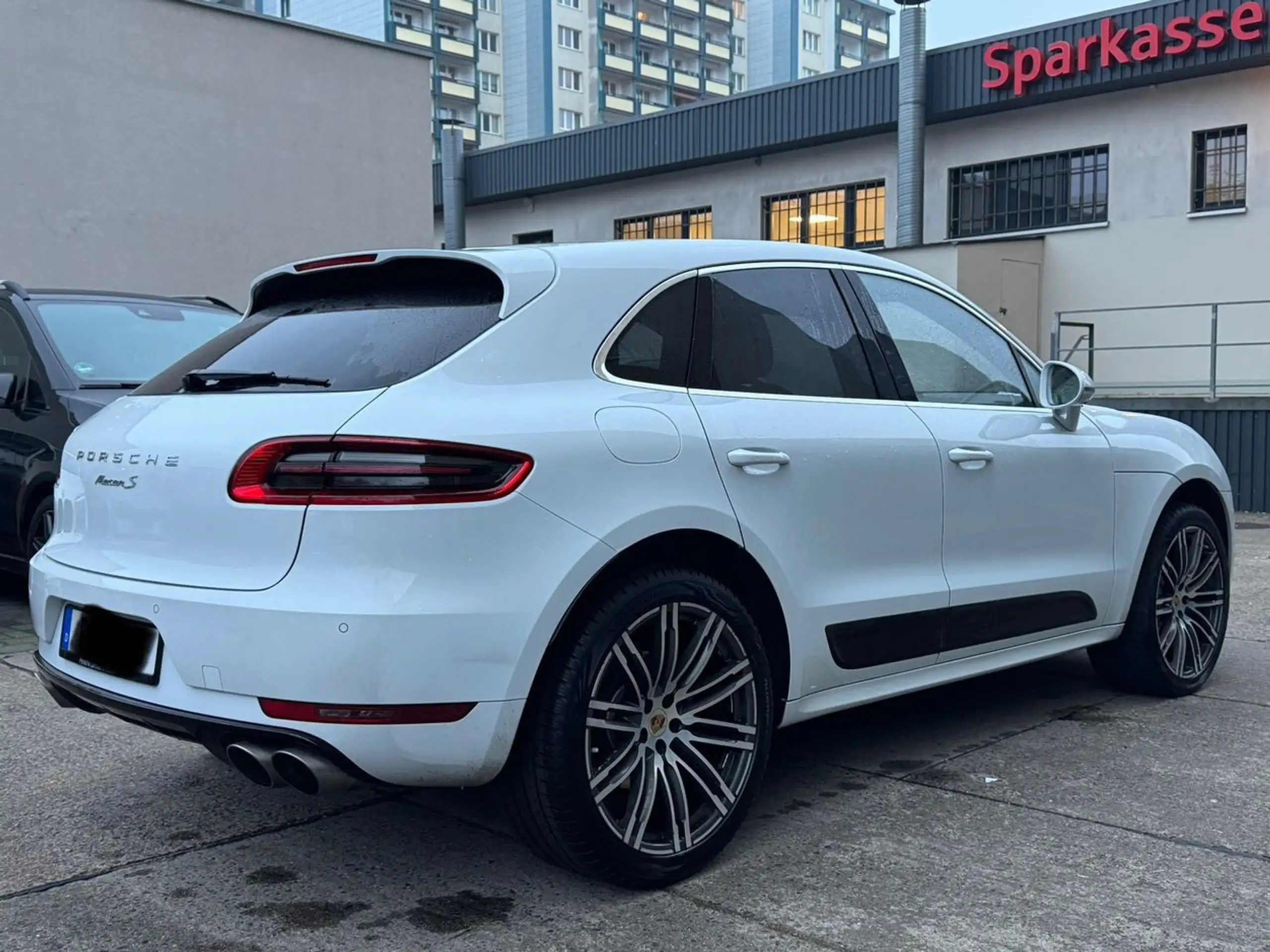 Porsche - Macan