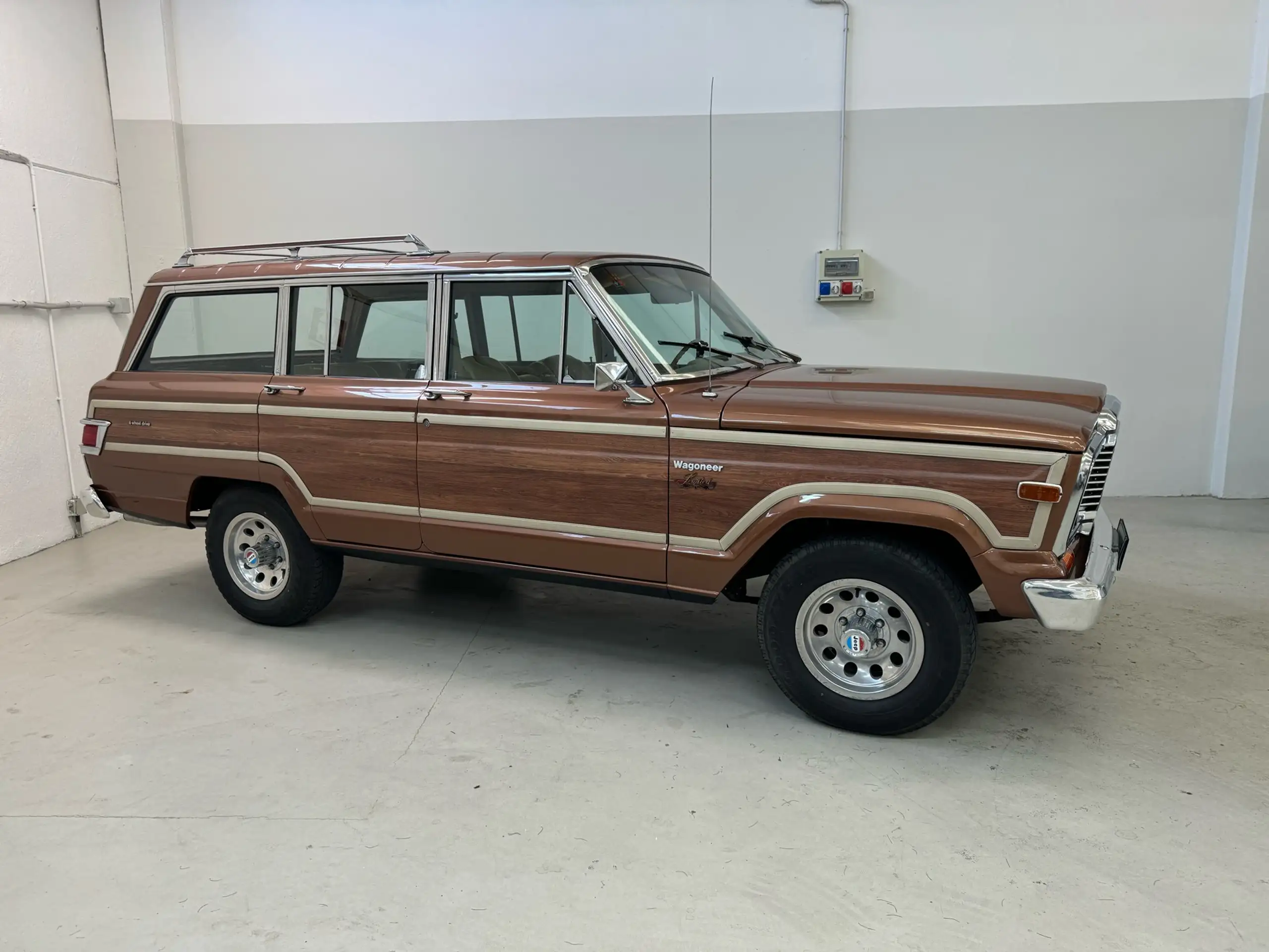 Jeep - Wagoneer