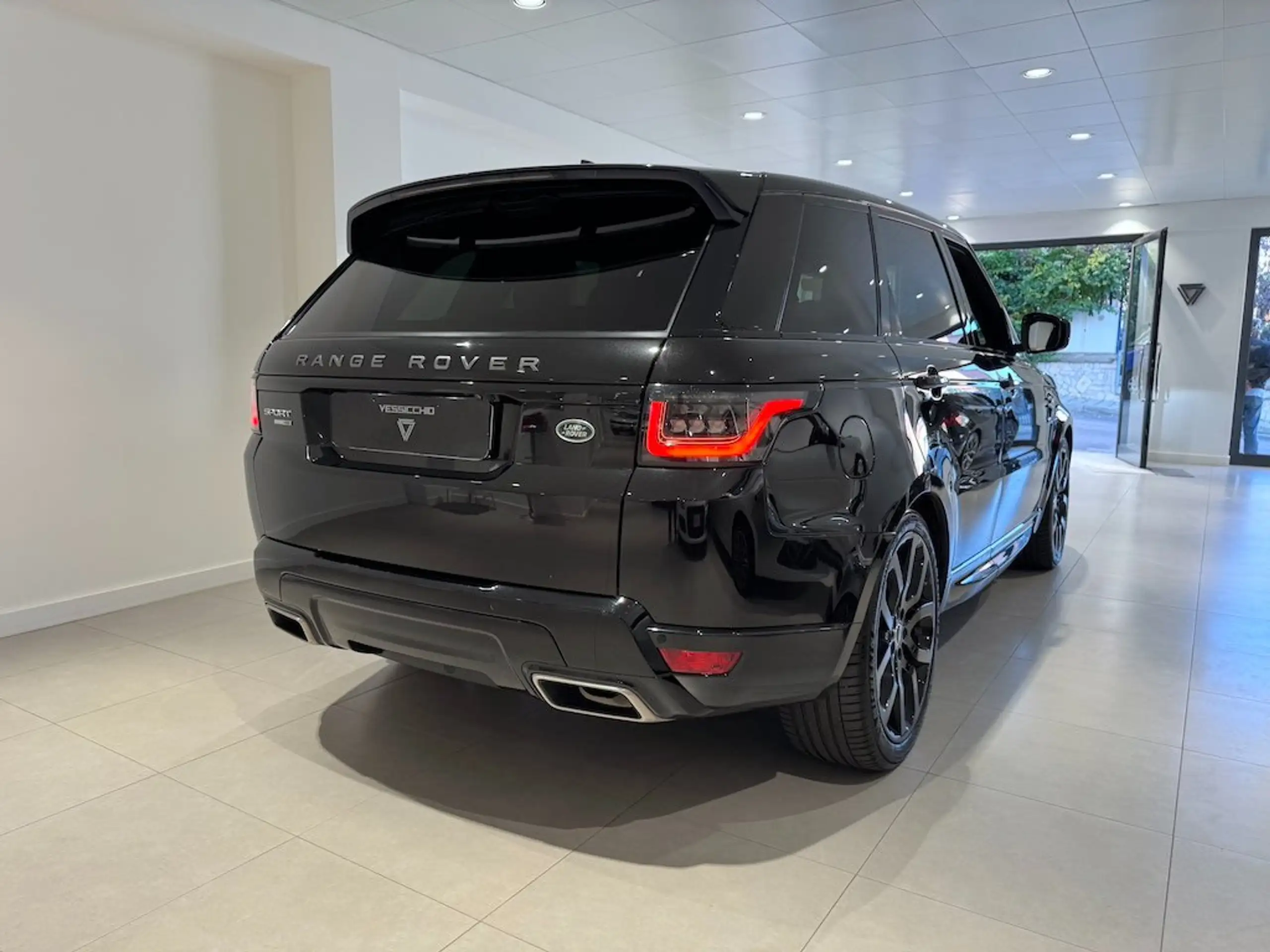 Land Rover - Range Rover Sport