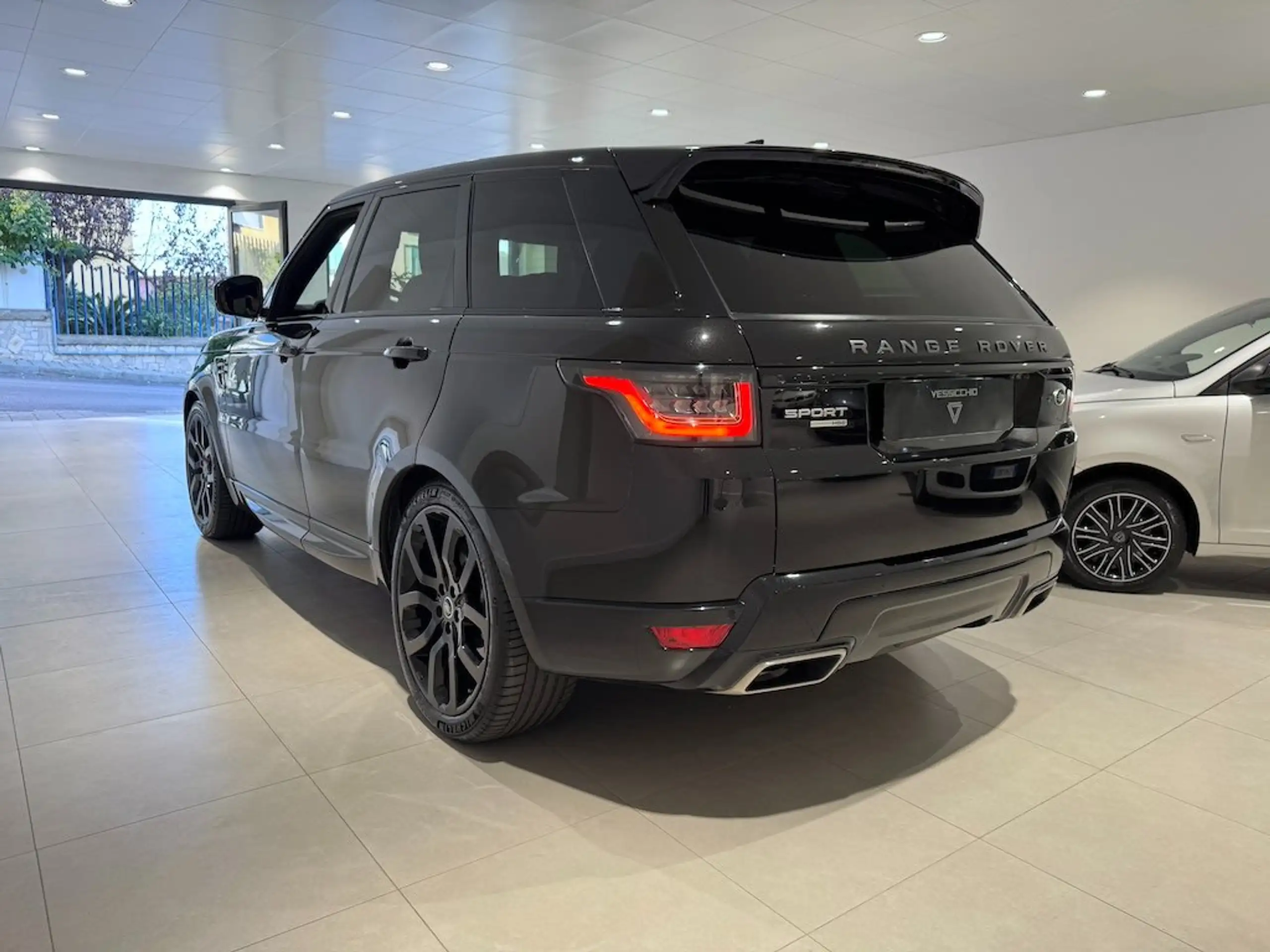 Land Rover - Range Rover Sport