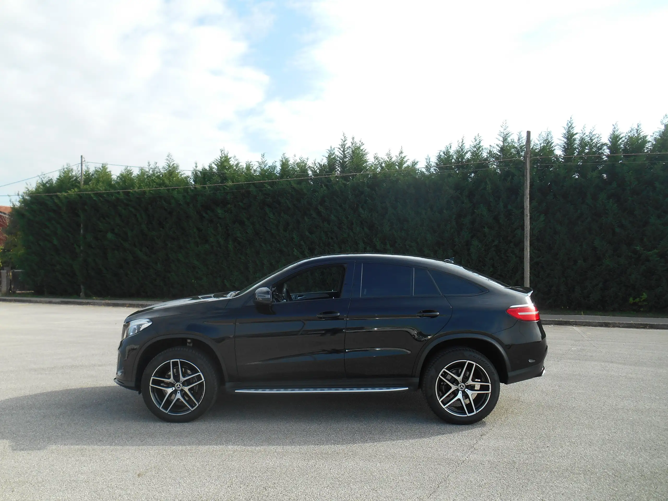 Mercedes-Benz - GLE 350