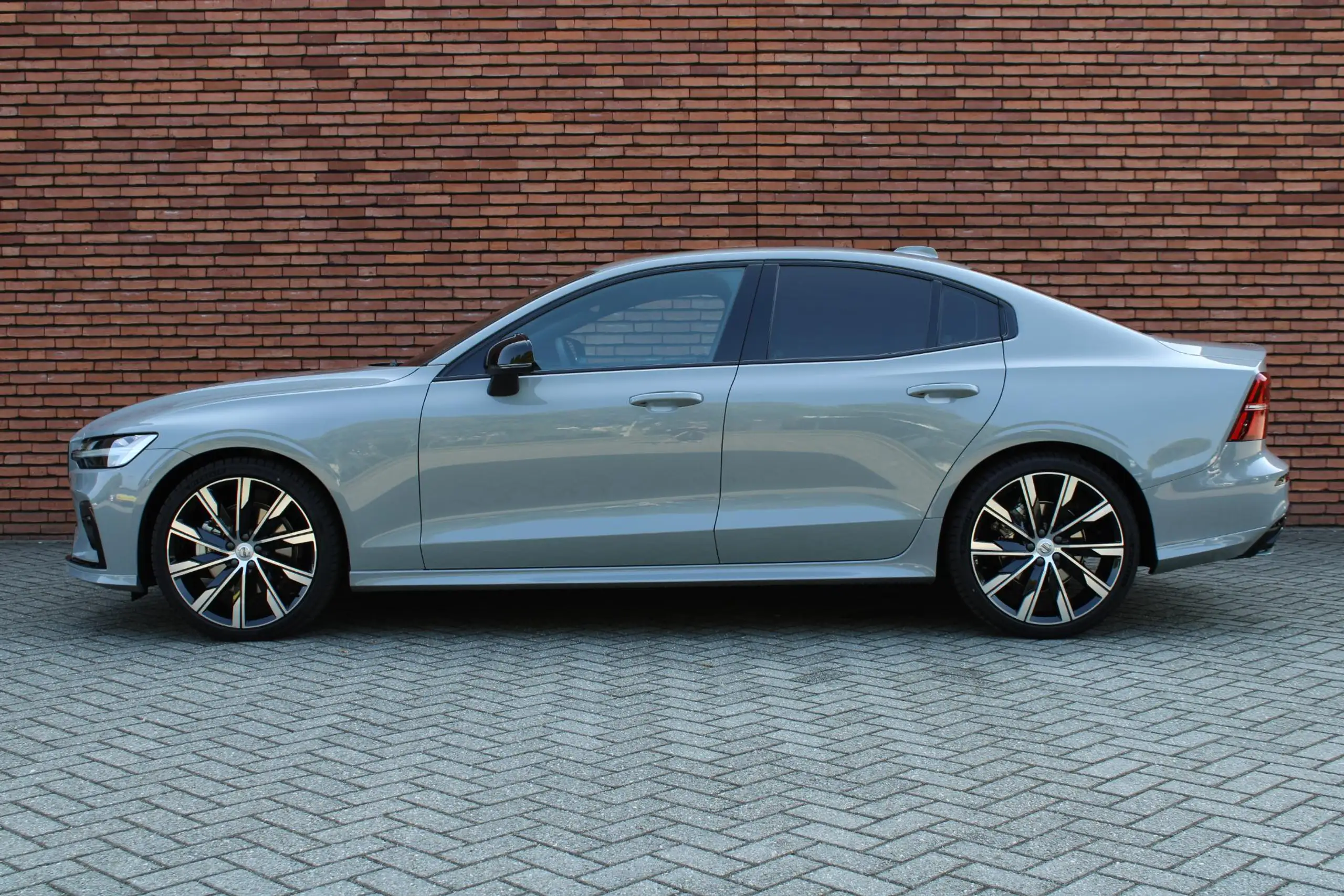 Volvo - S60