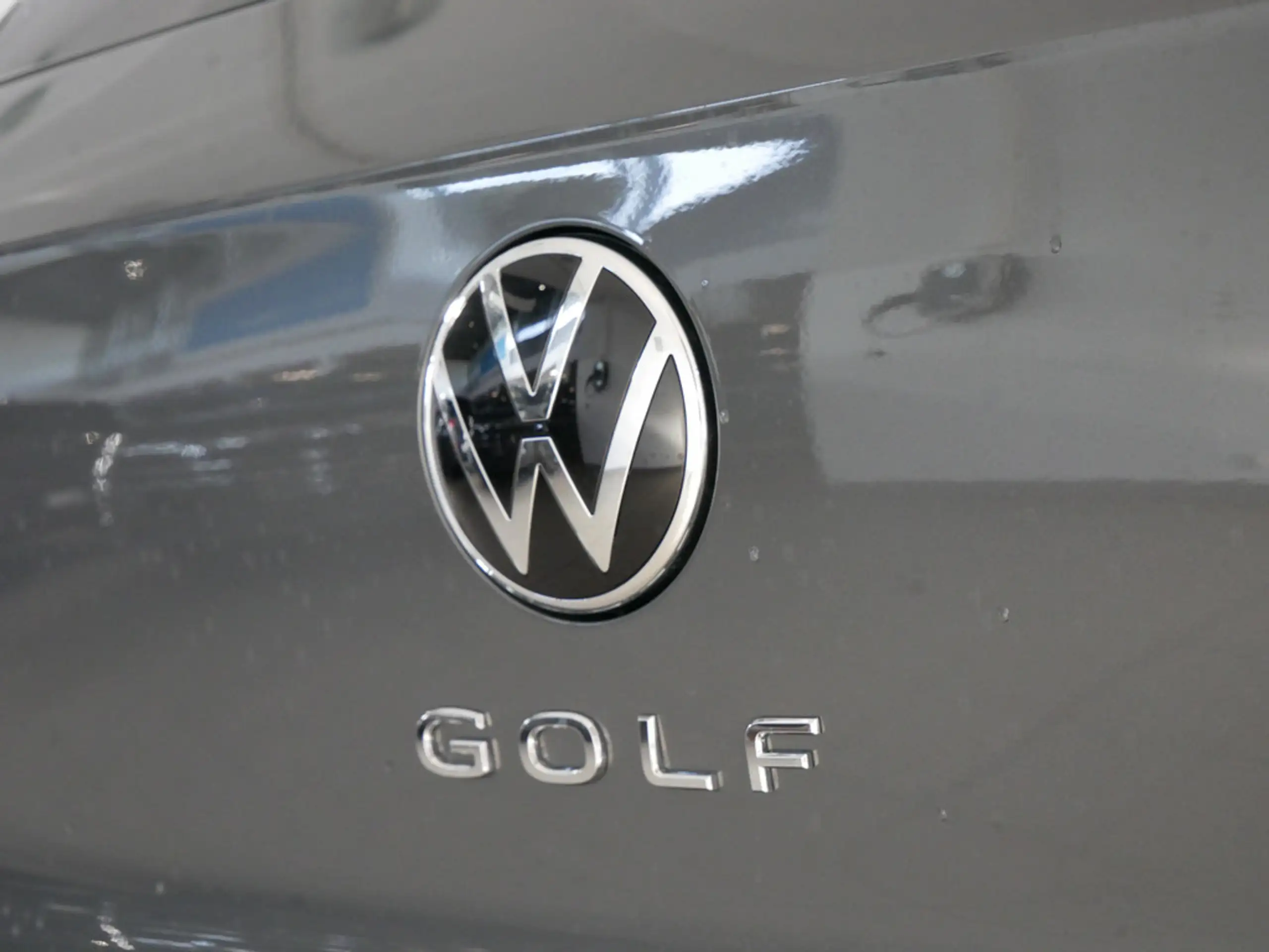 Volkswagen - Golf