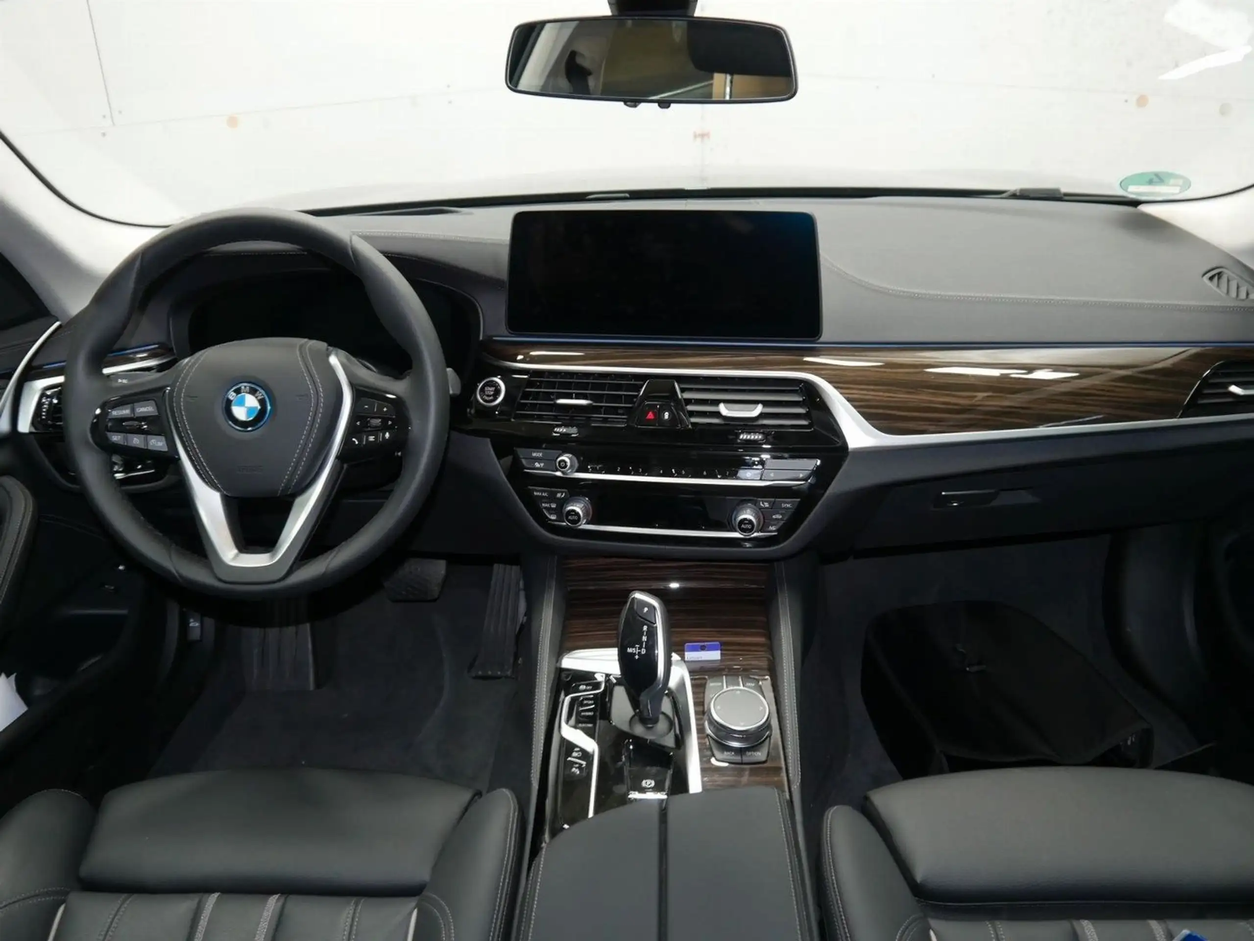 BMW - 530