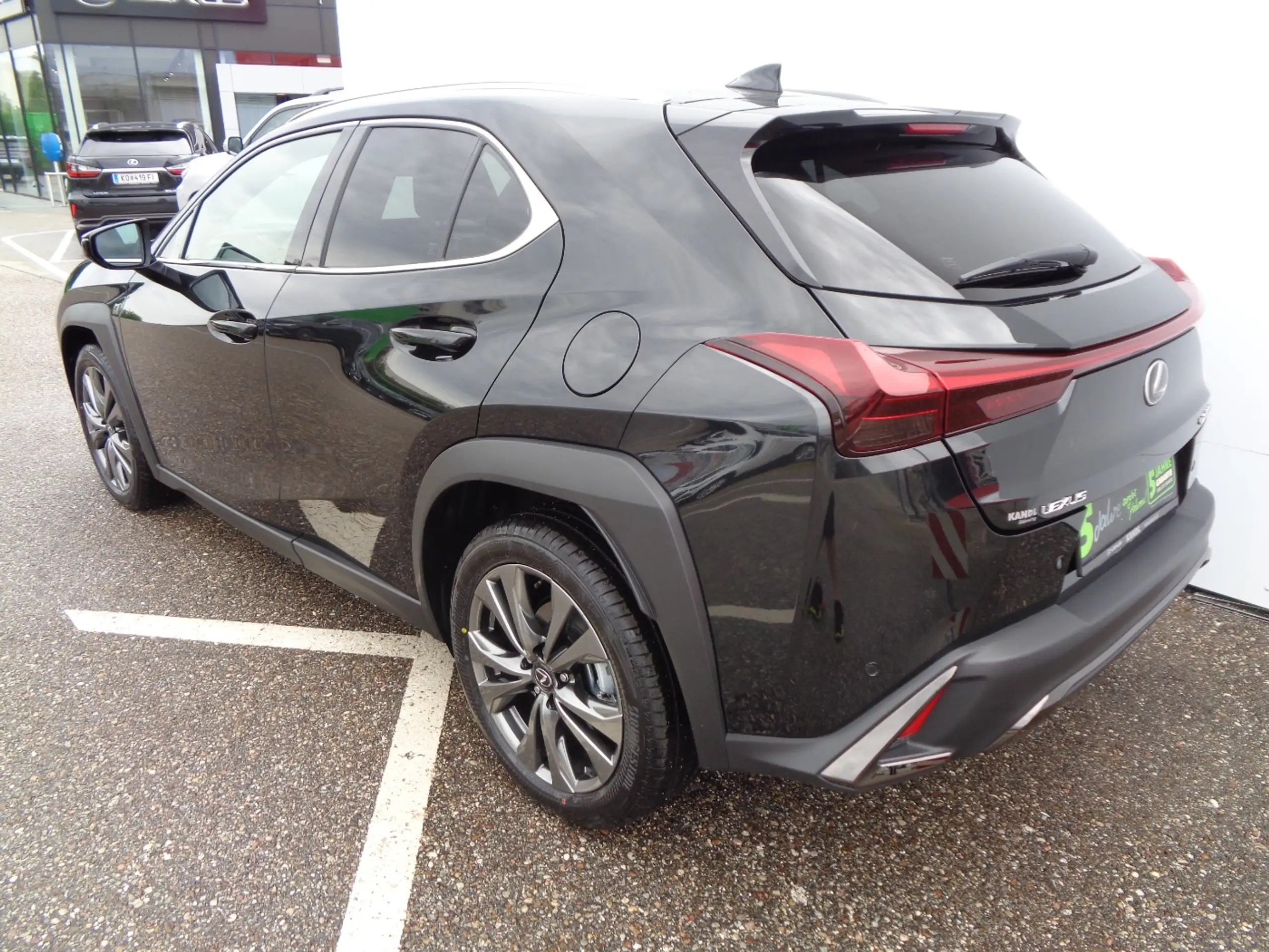 Lexus - UX 300e