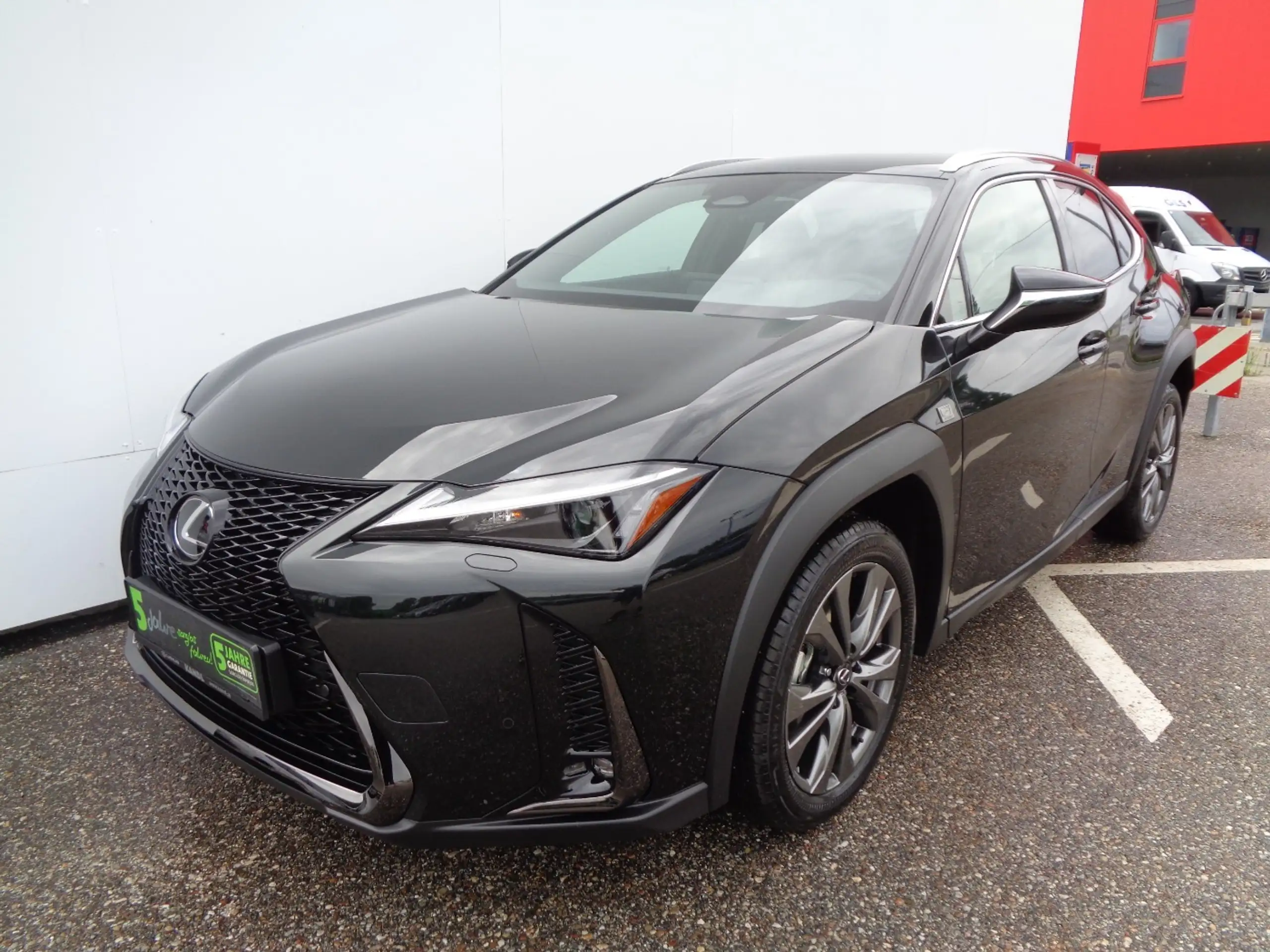 Lexus - UX 300e