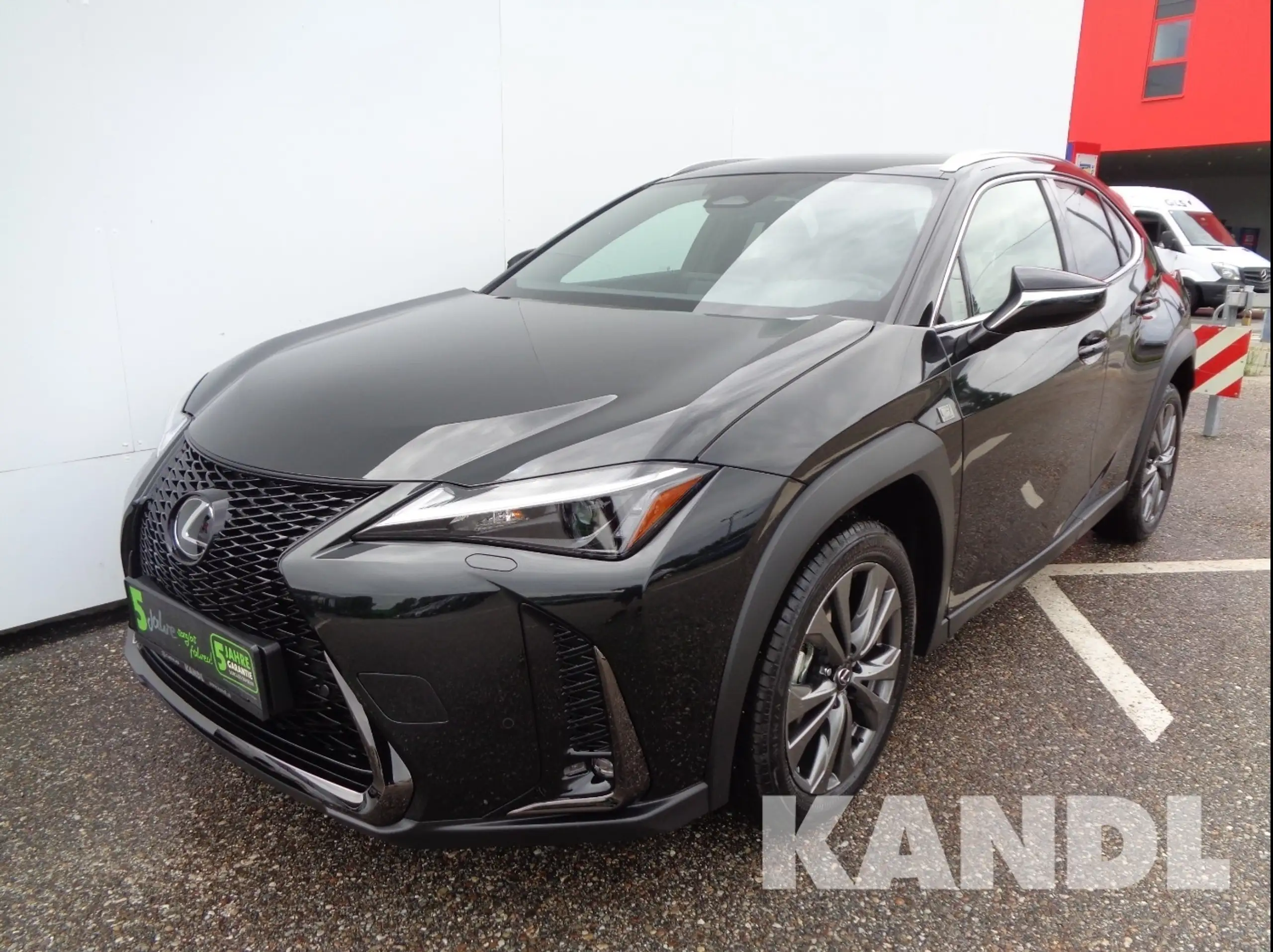 Lexus - UX 300e