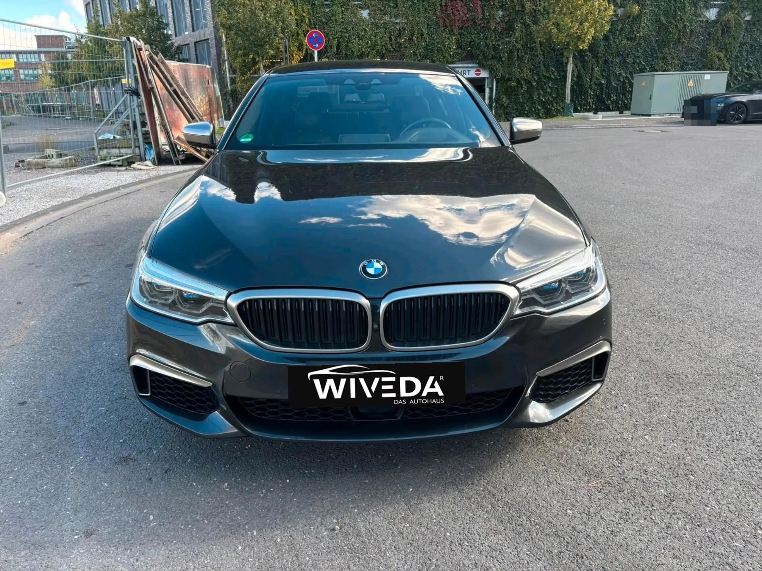 BMW - 550