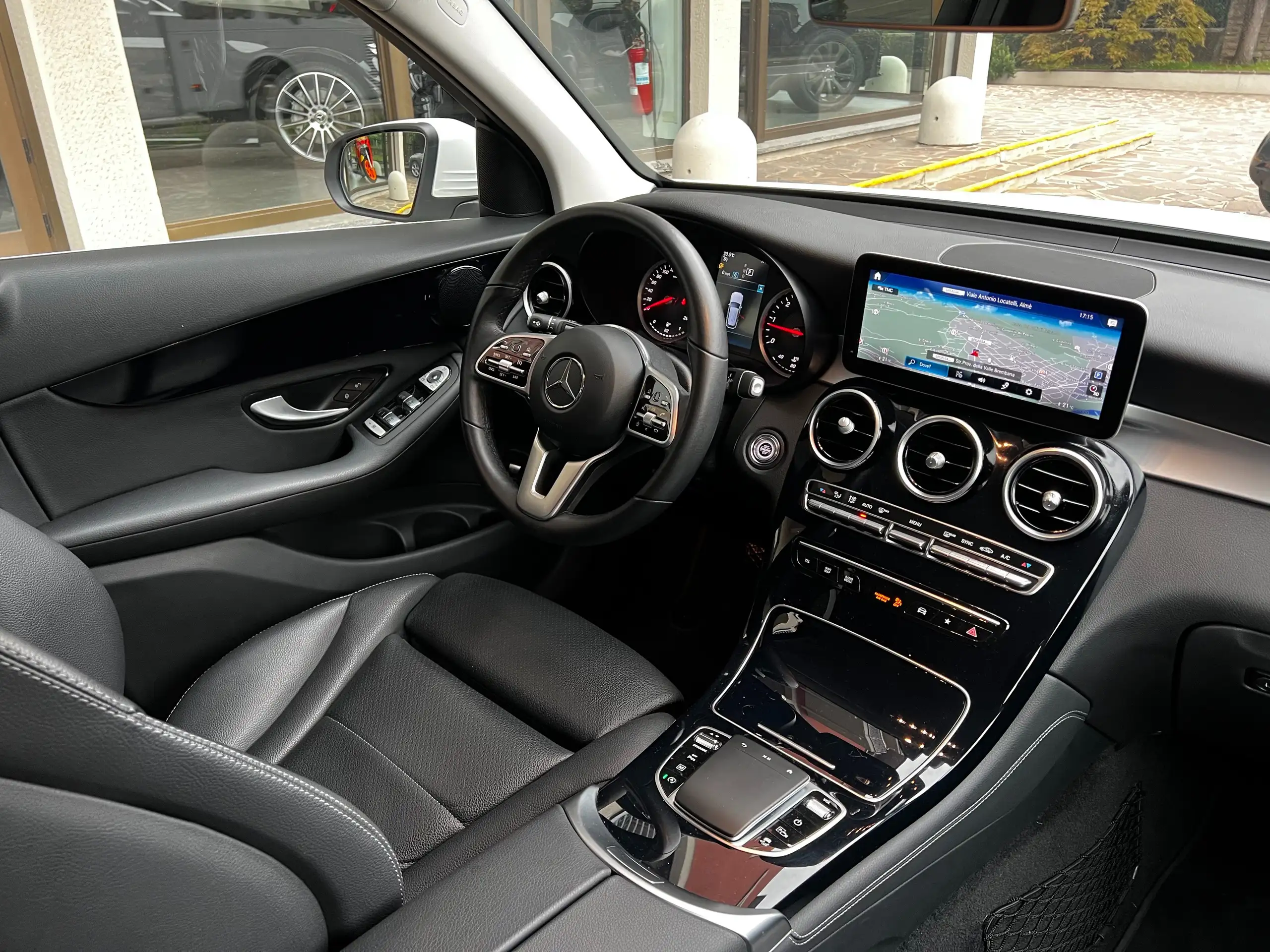 Mercedes-Benz - GLC 220