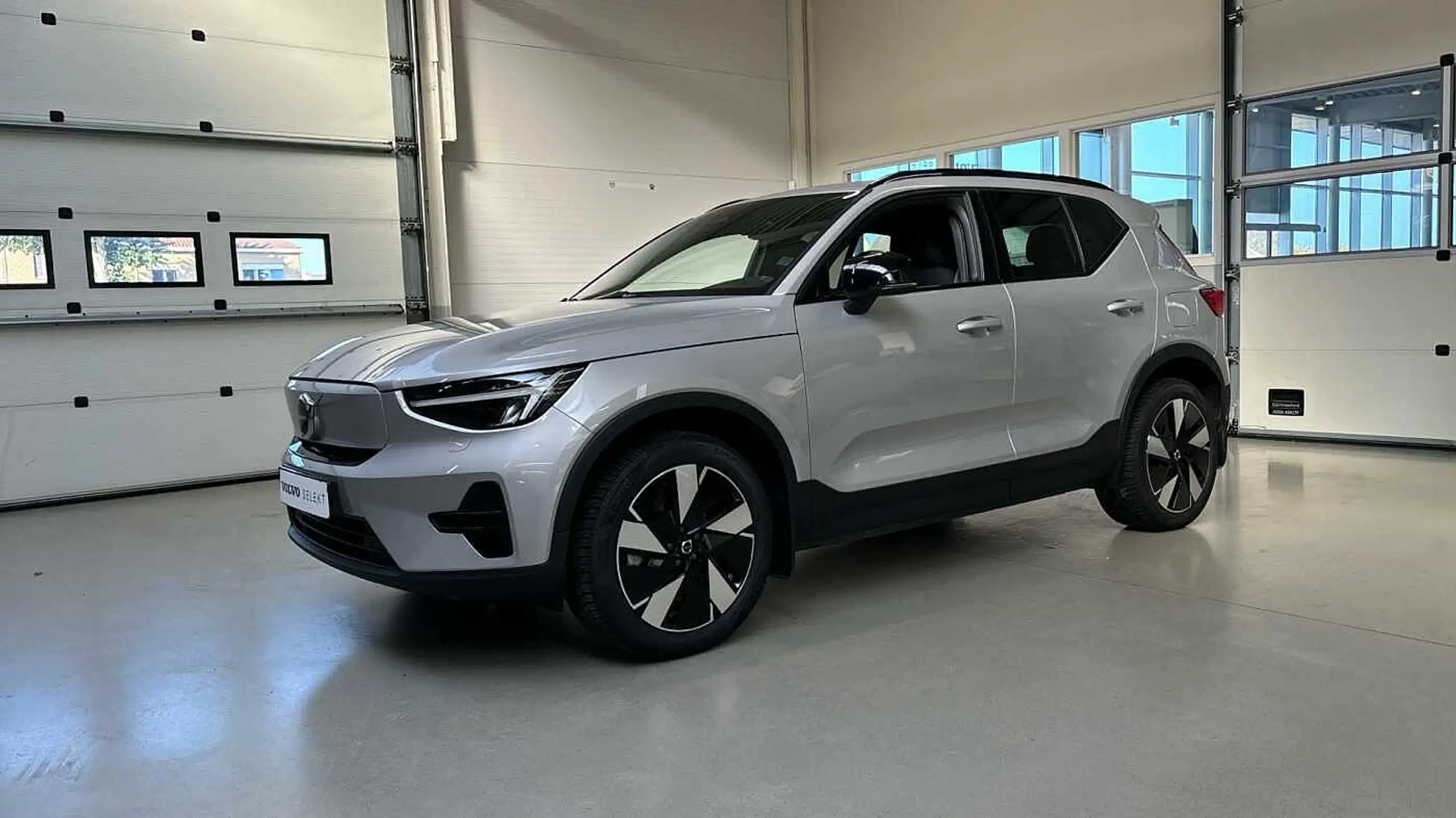 Volvo - XC40