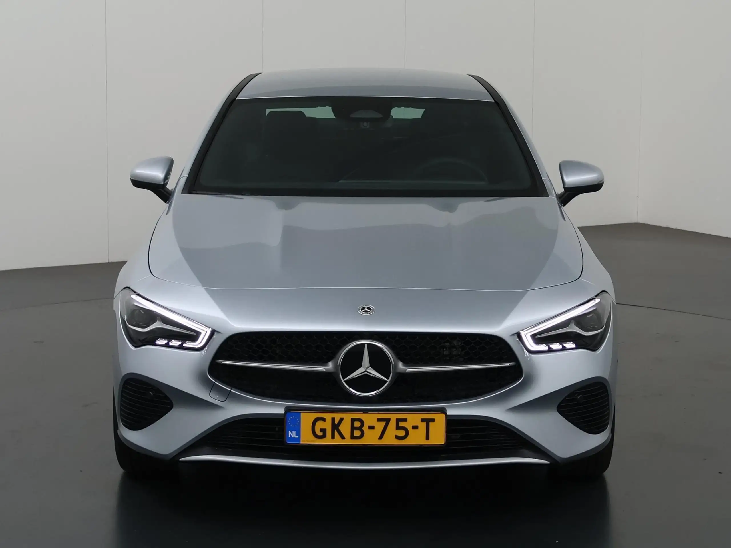 Mercedes-Benz - CLA 250