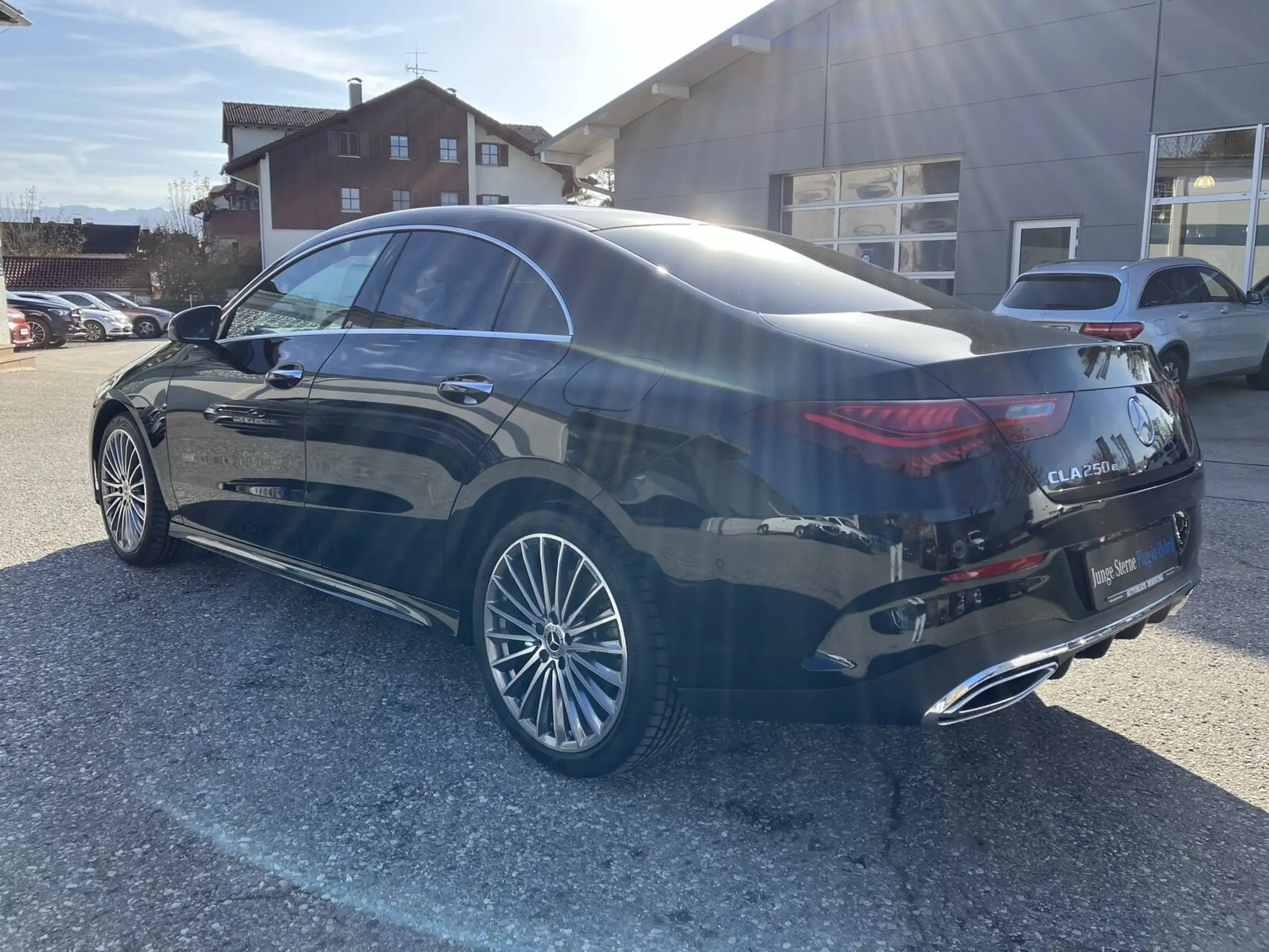 Mercedes-Benz - CLA 250