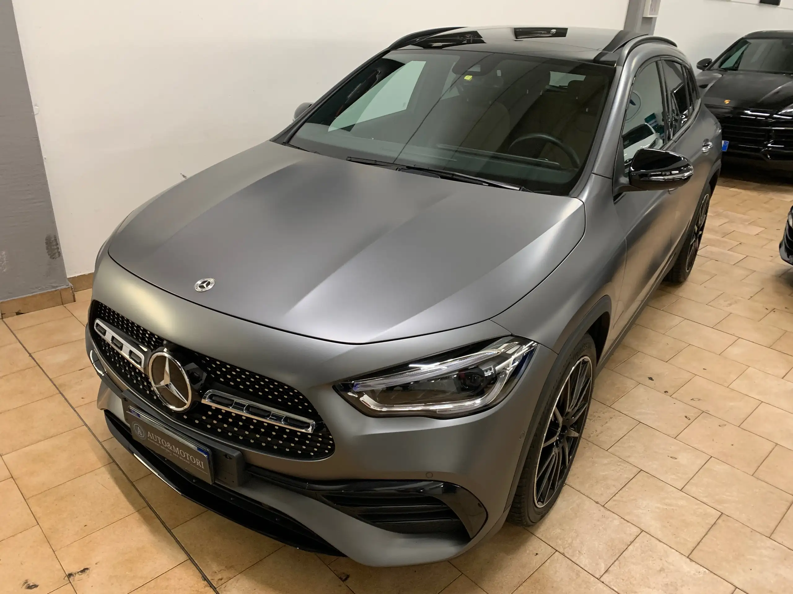 Mercedes-Benz - GLA 220