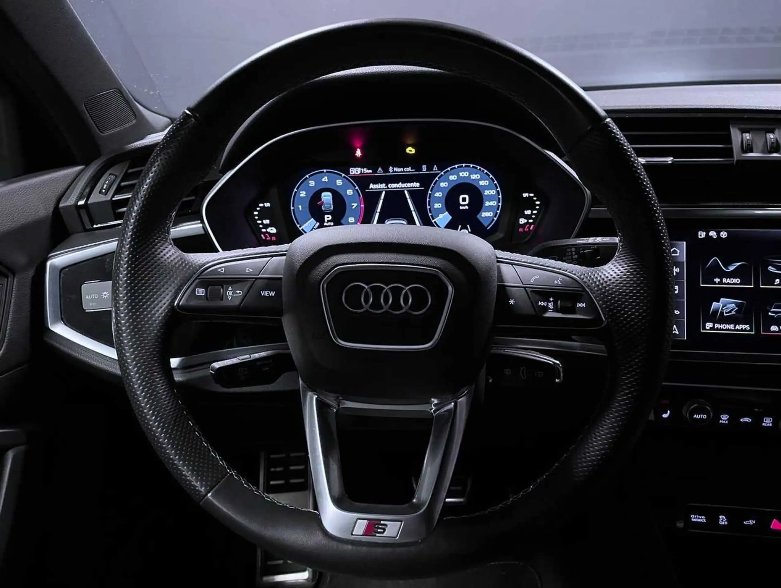 Audi - Q3