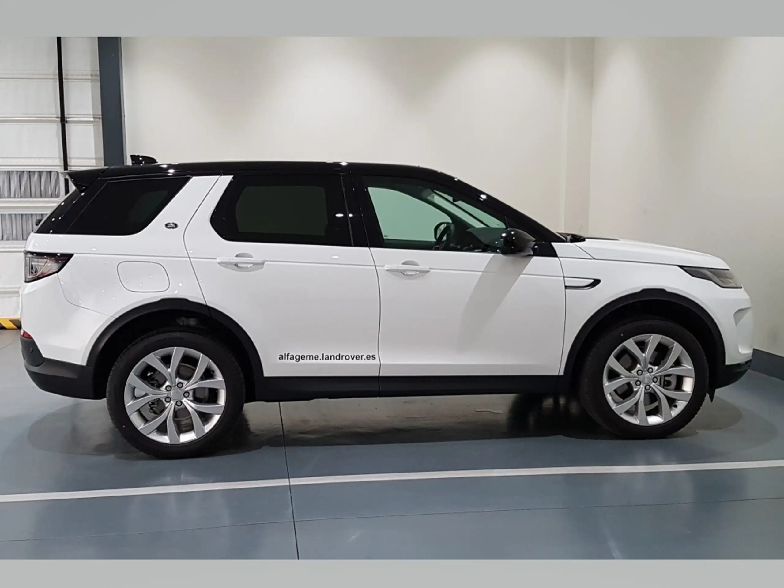 Land Rover - Discovery Sport