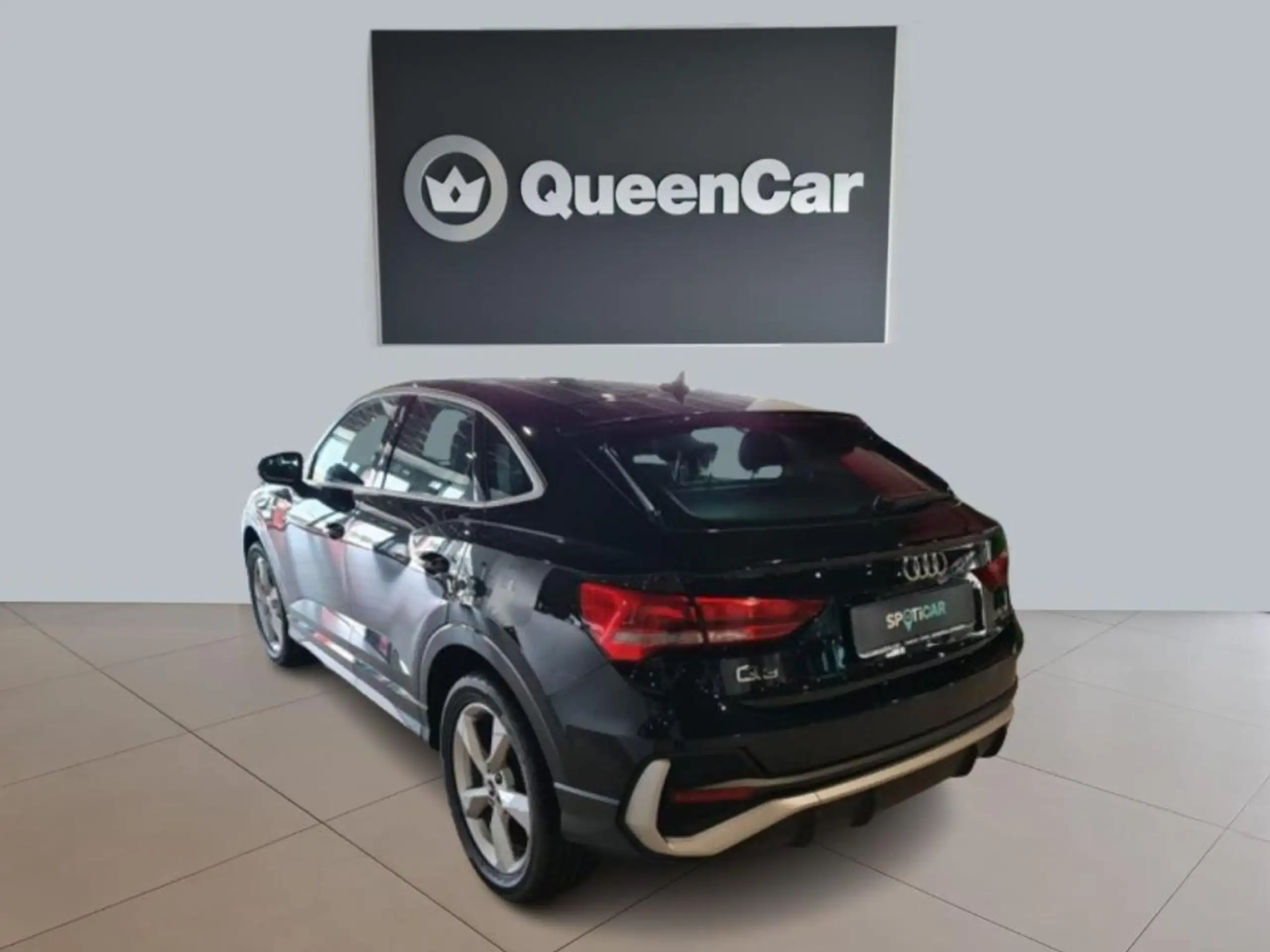 Audi - Q3