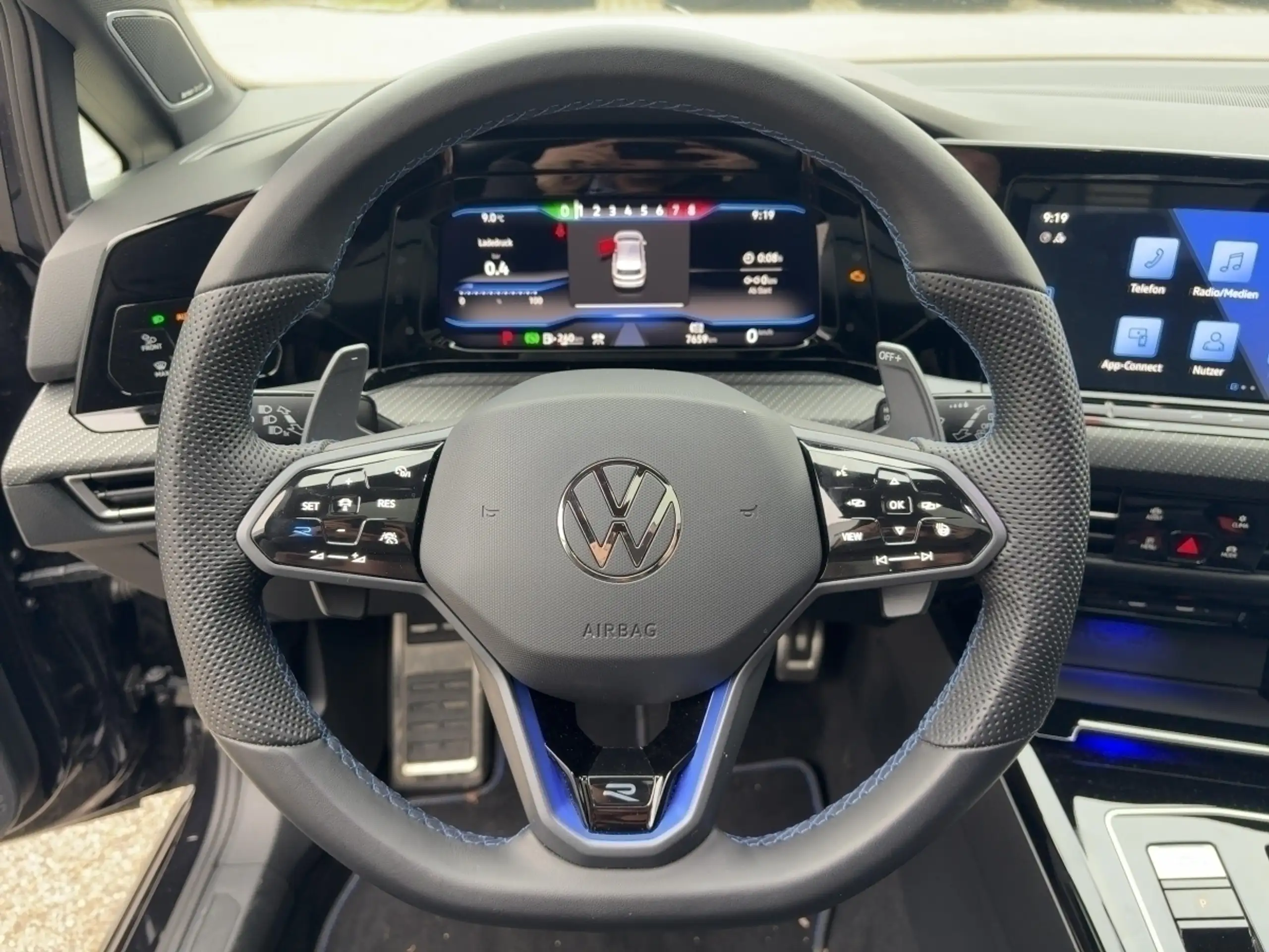 Volkswagen - Golf