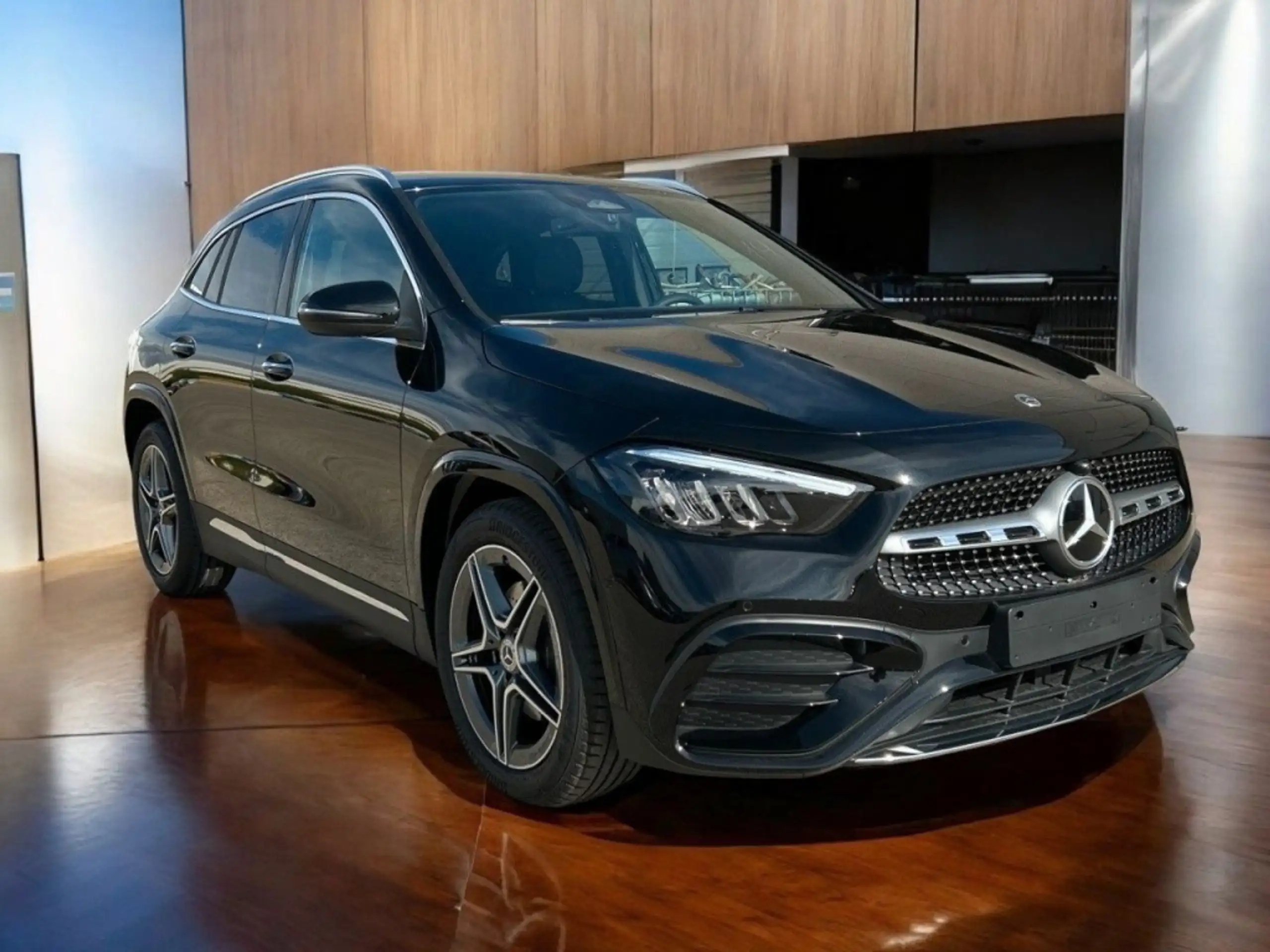 Mercedes-Benz - GLA 200