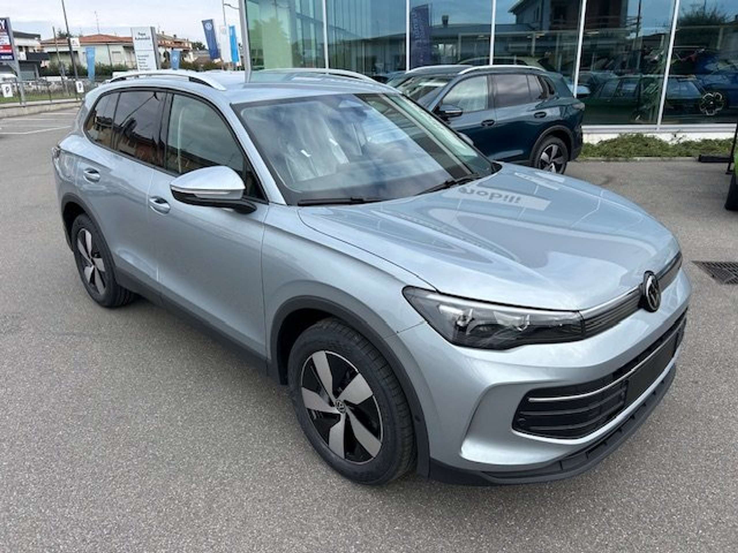 Volkswagen - Tiguan