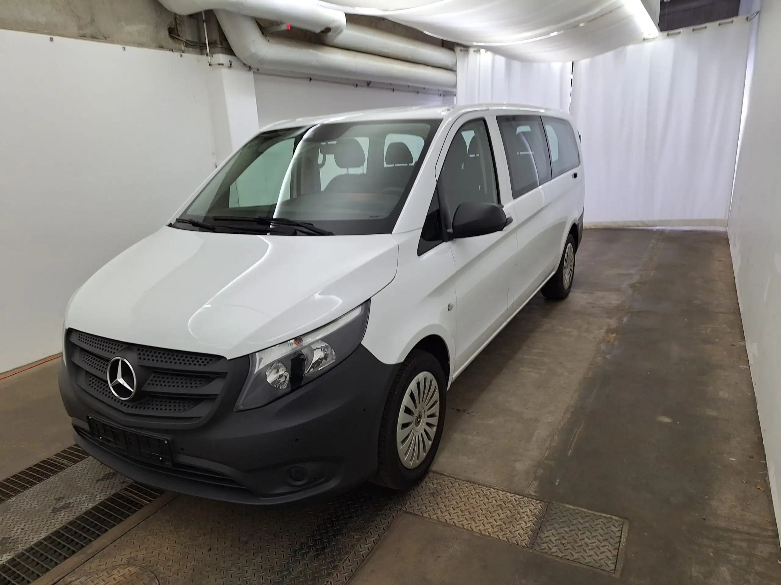 Mercedes-Benz - Vito