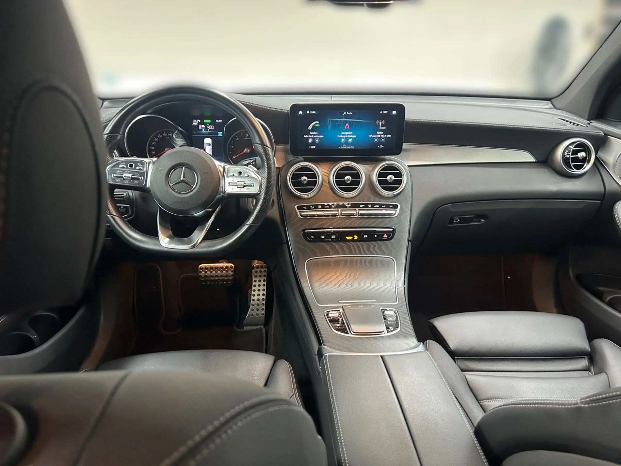 Mercedes-Benz - GLC 300