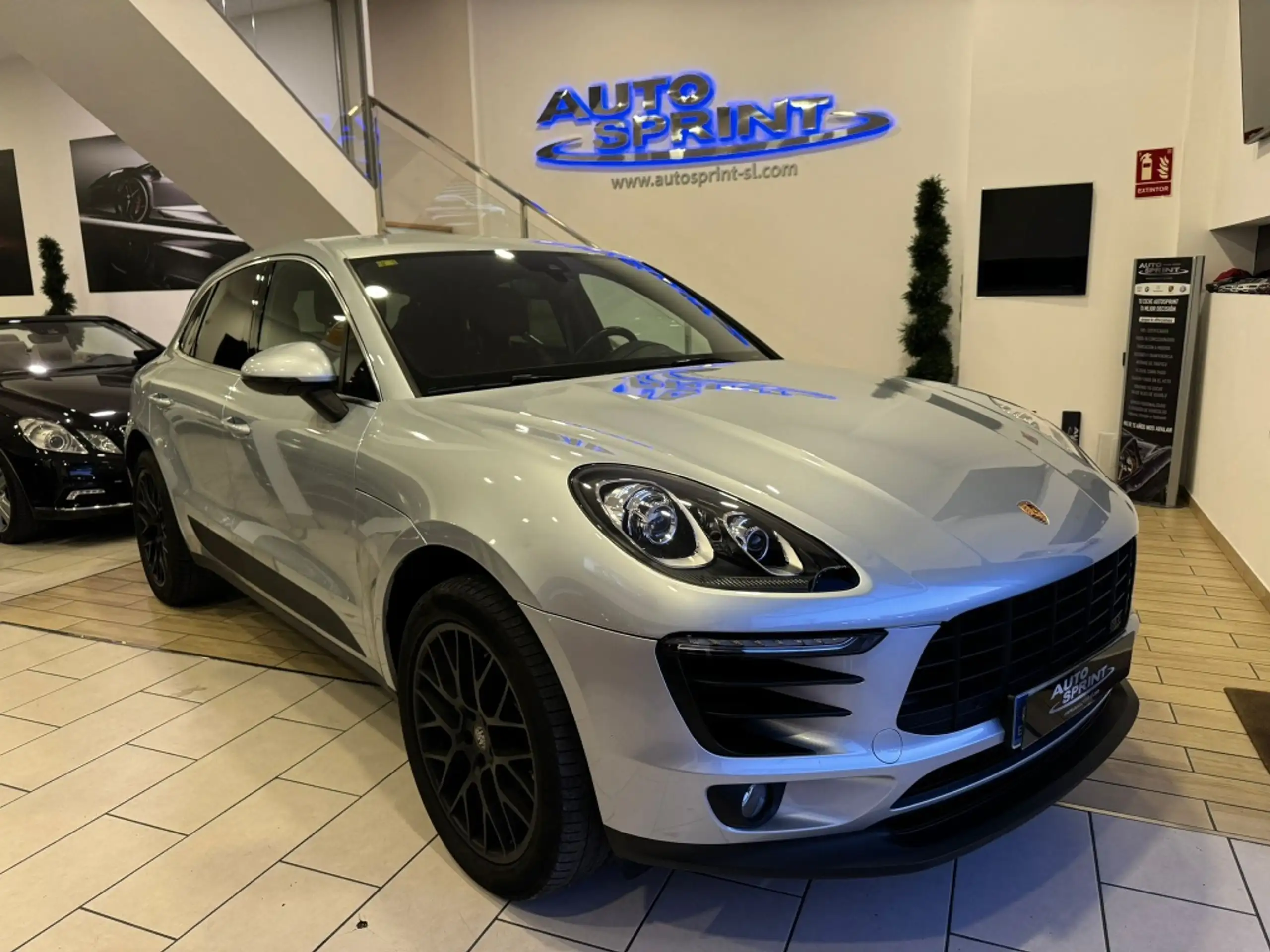 Porsche - Macan