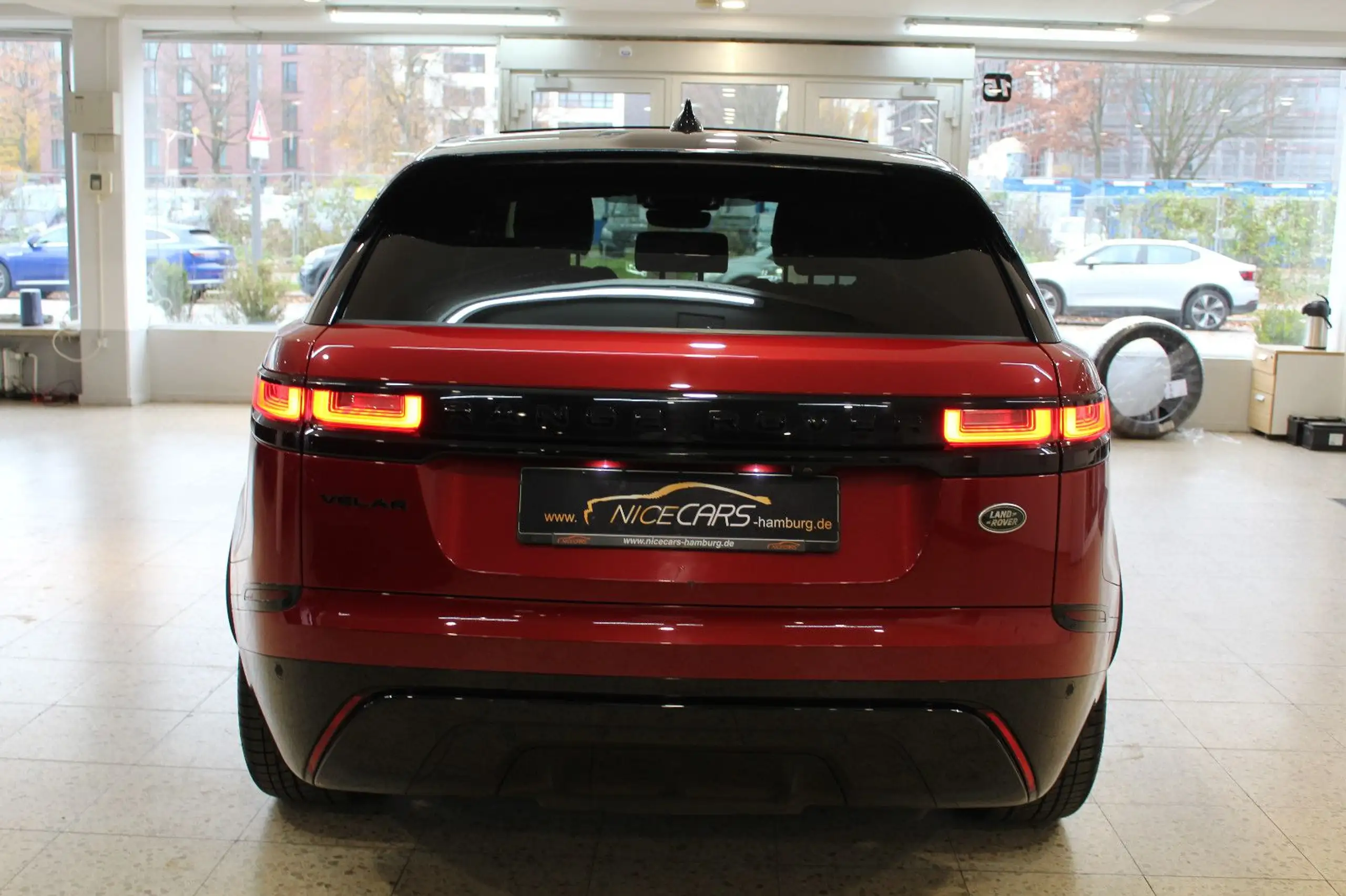 Land Rover - Range Rover Velar