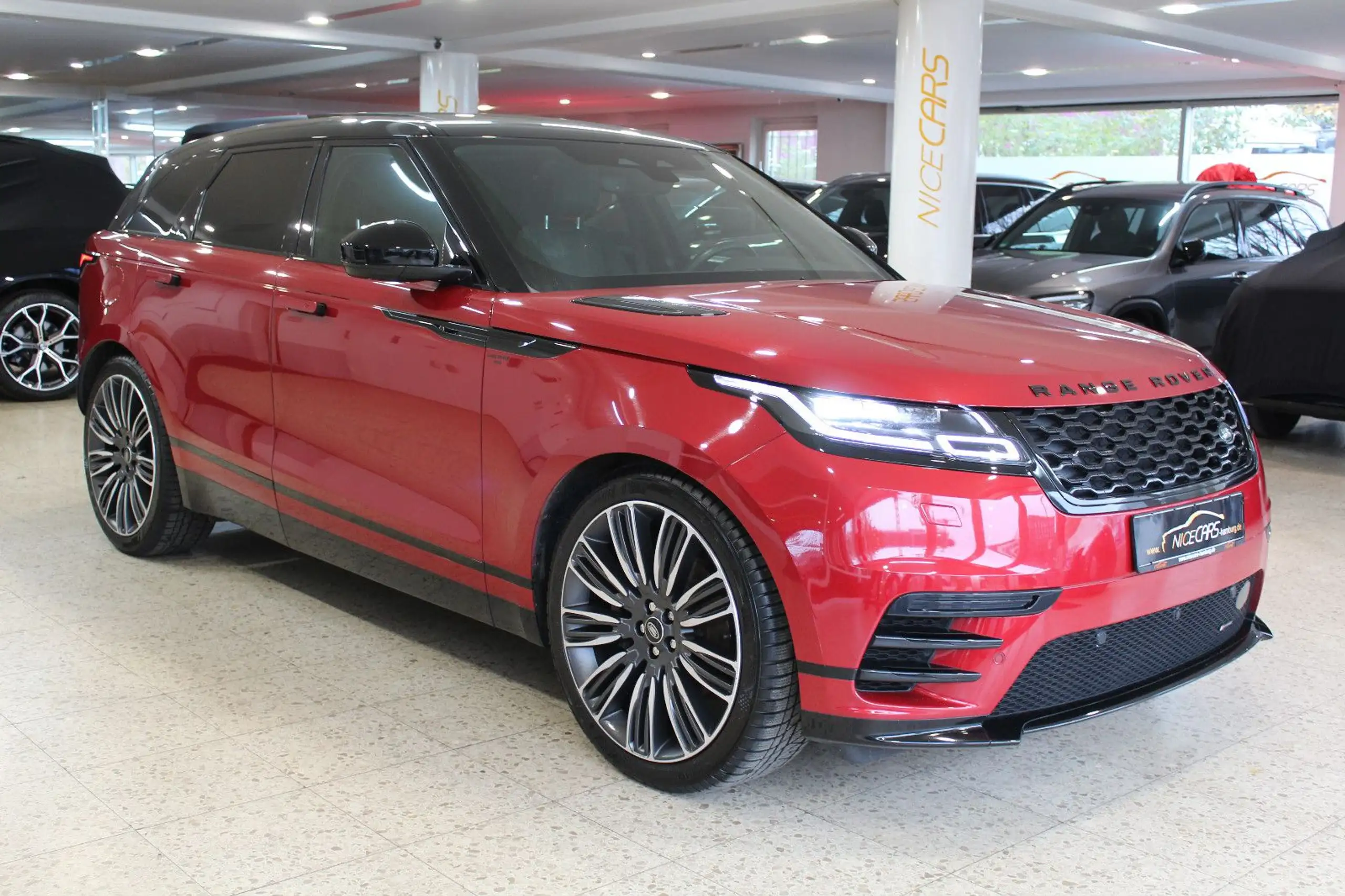 Land Rover - Range Rover Velar