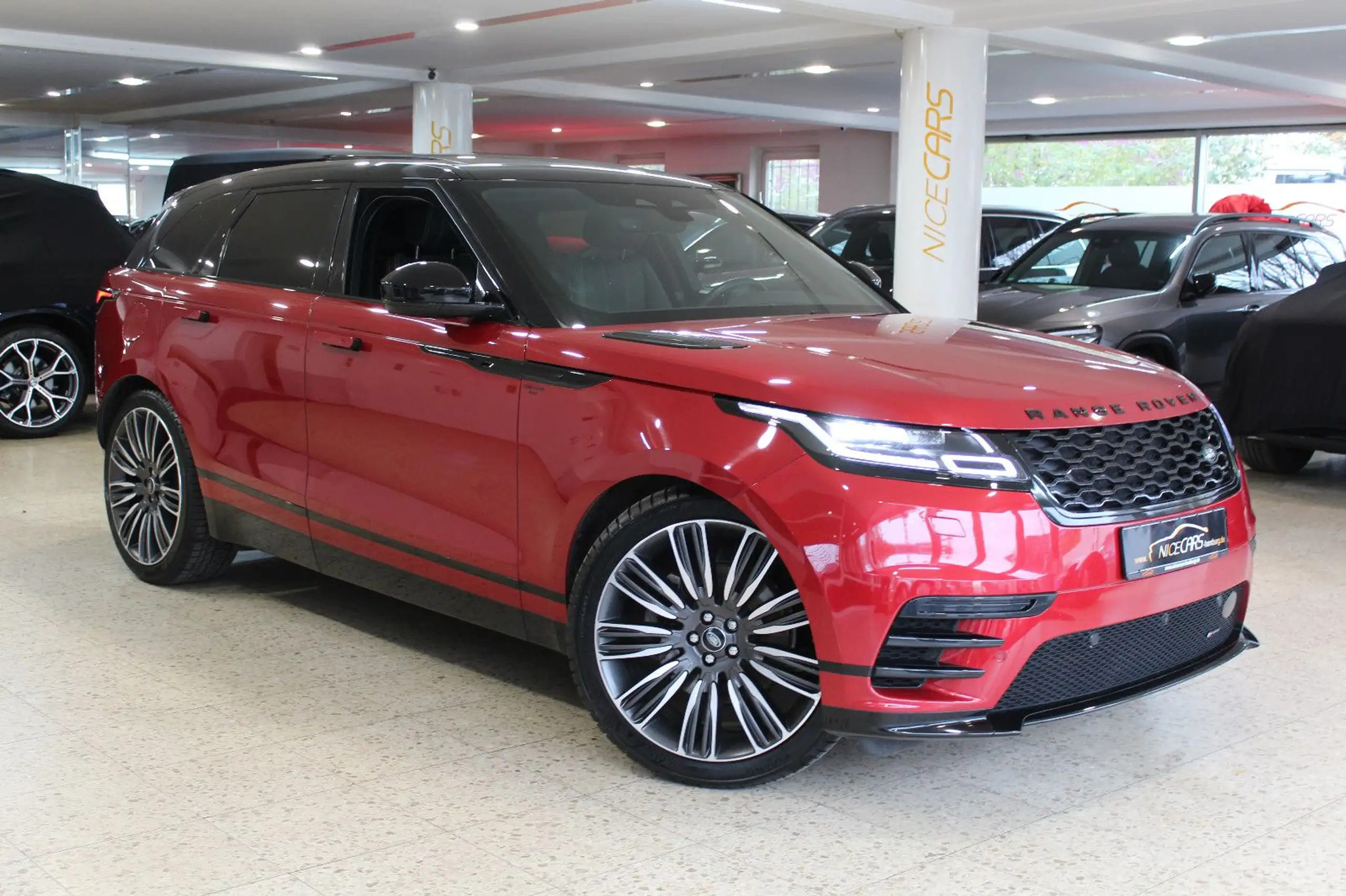 Land Rover - Range Rover Velar