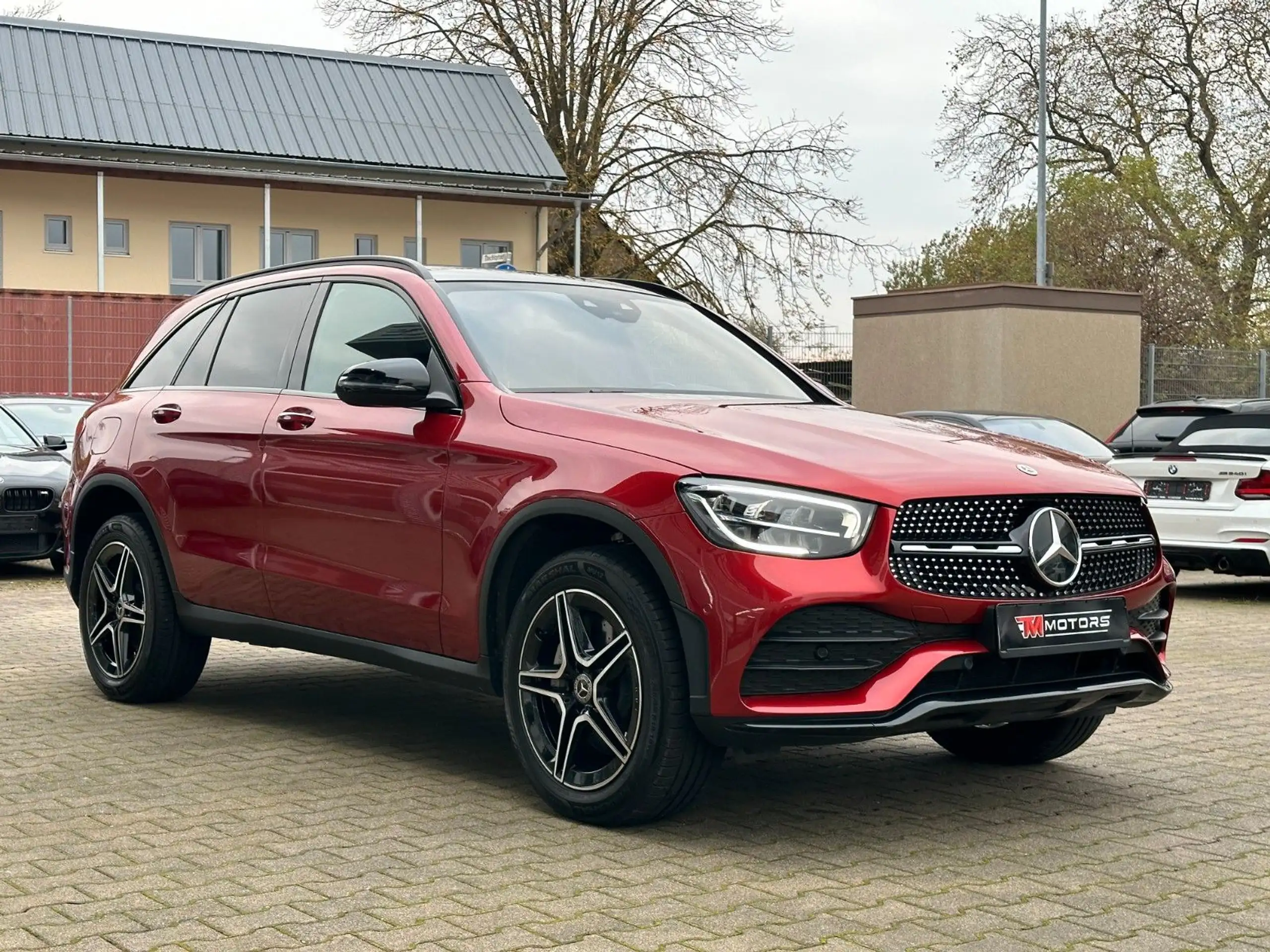 Mercedes-Benz - GLC 300