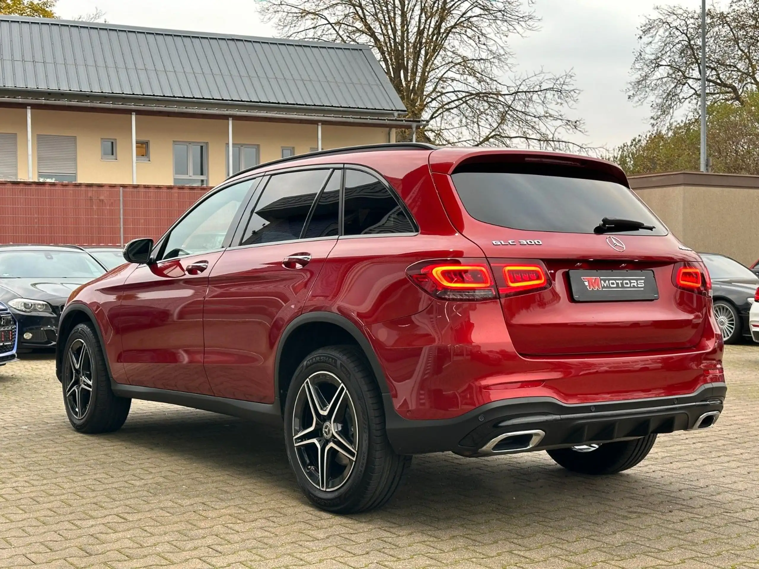 Mercedes-Benz - GLC 300