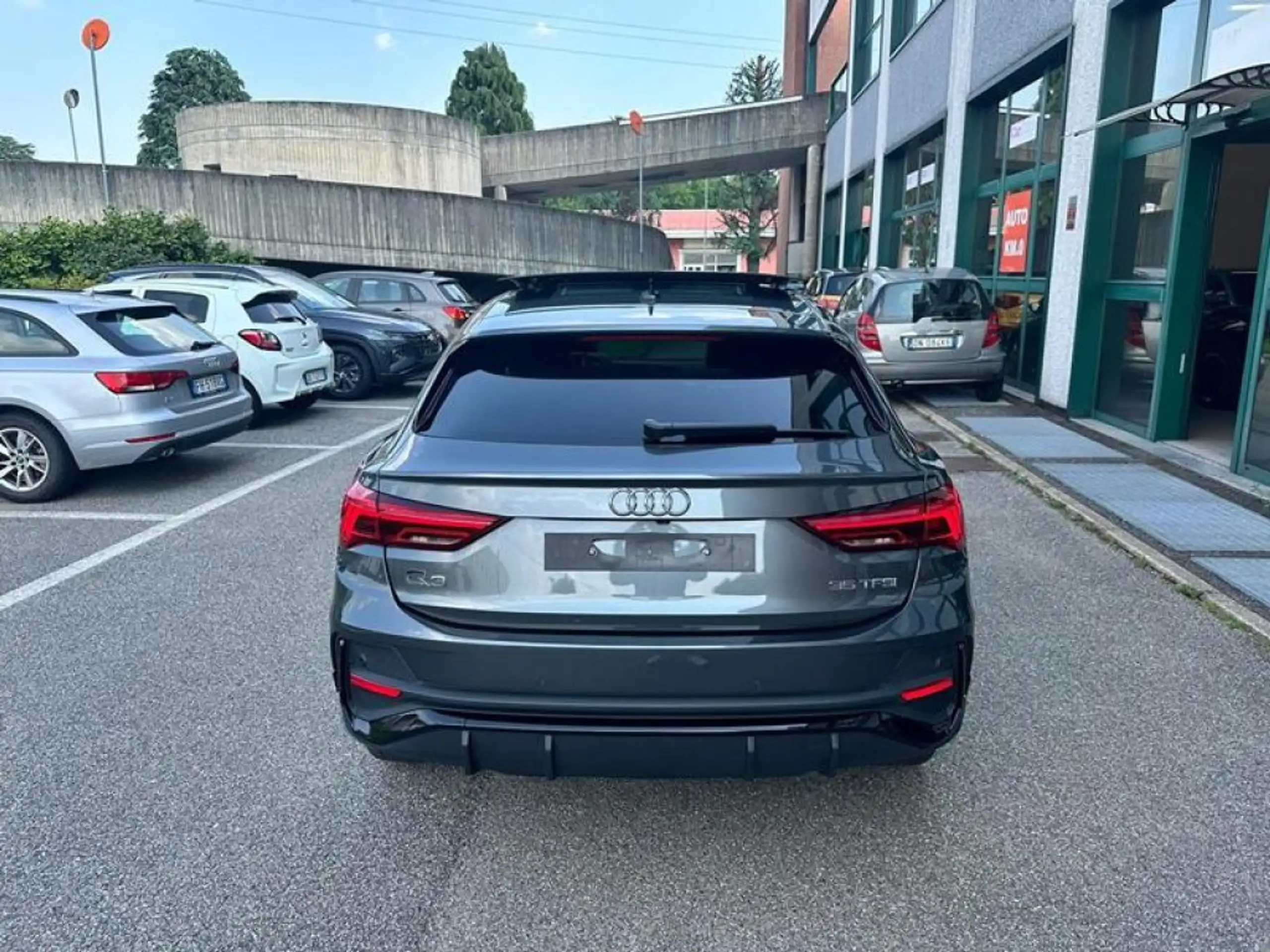 Audi - Q3