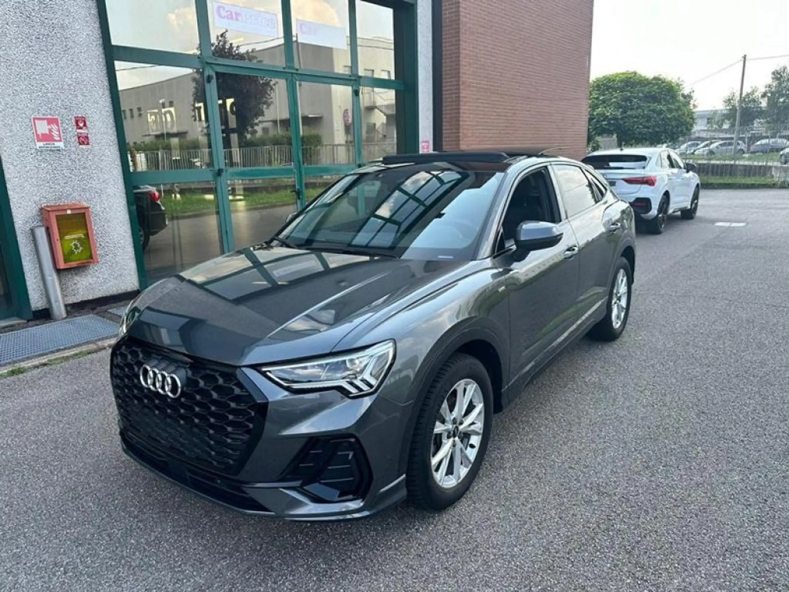 Audi - Q3