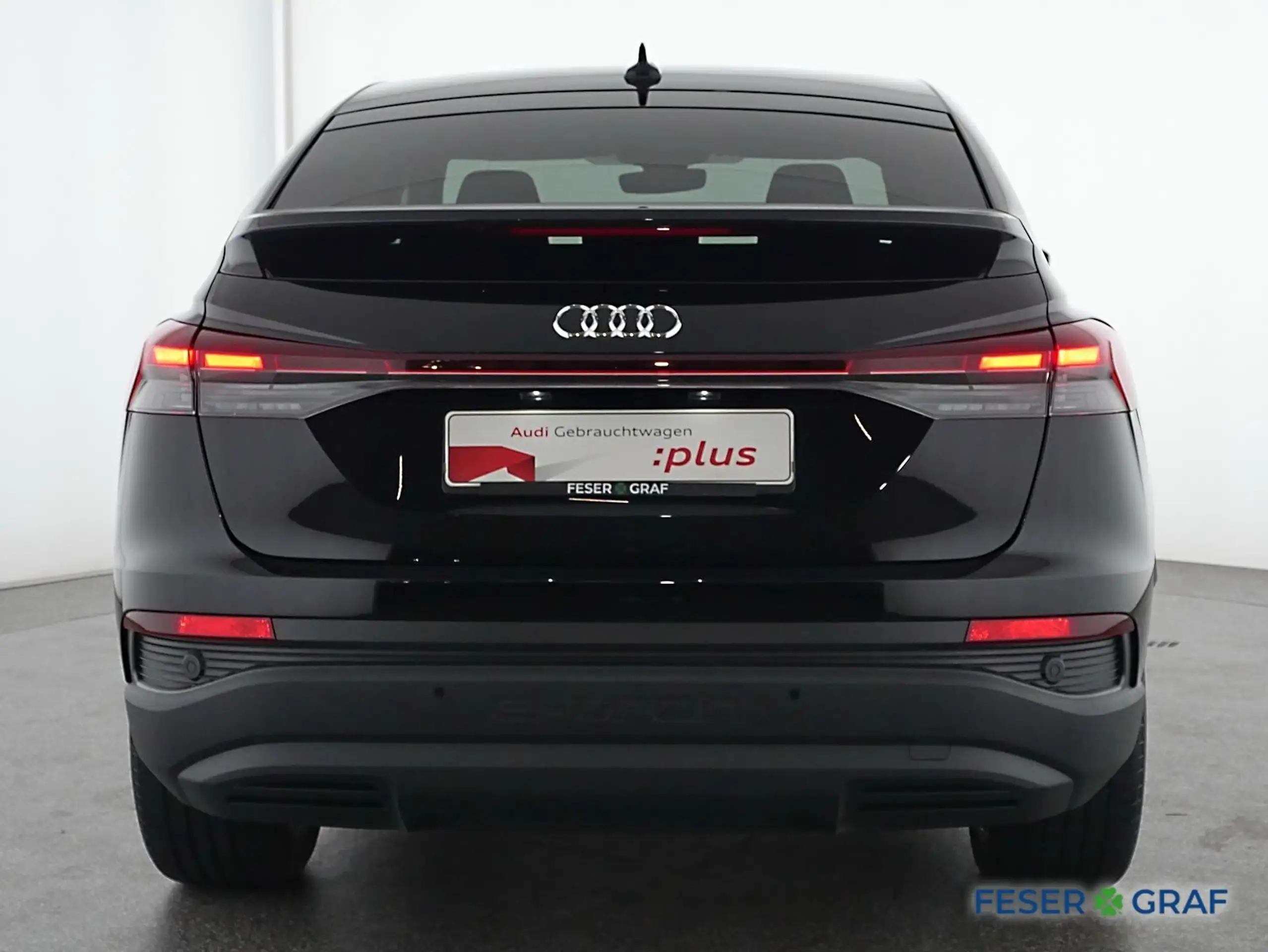 Audi - Q4 e-tron