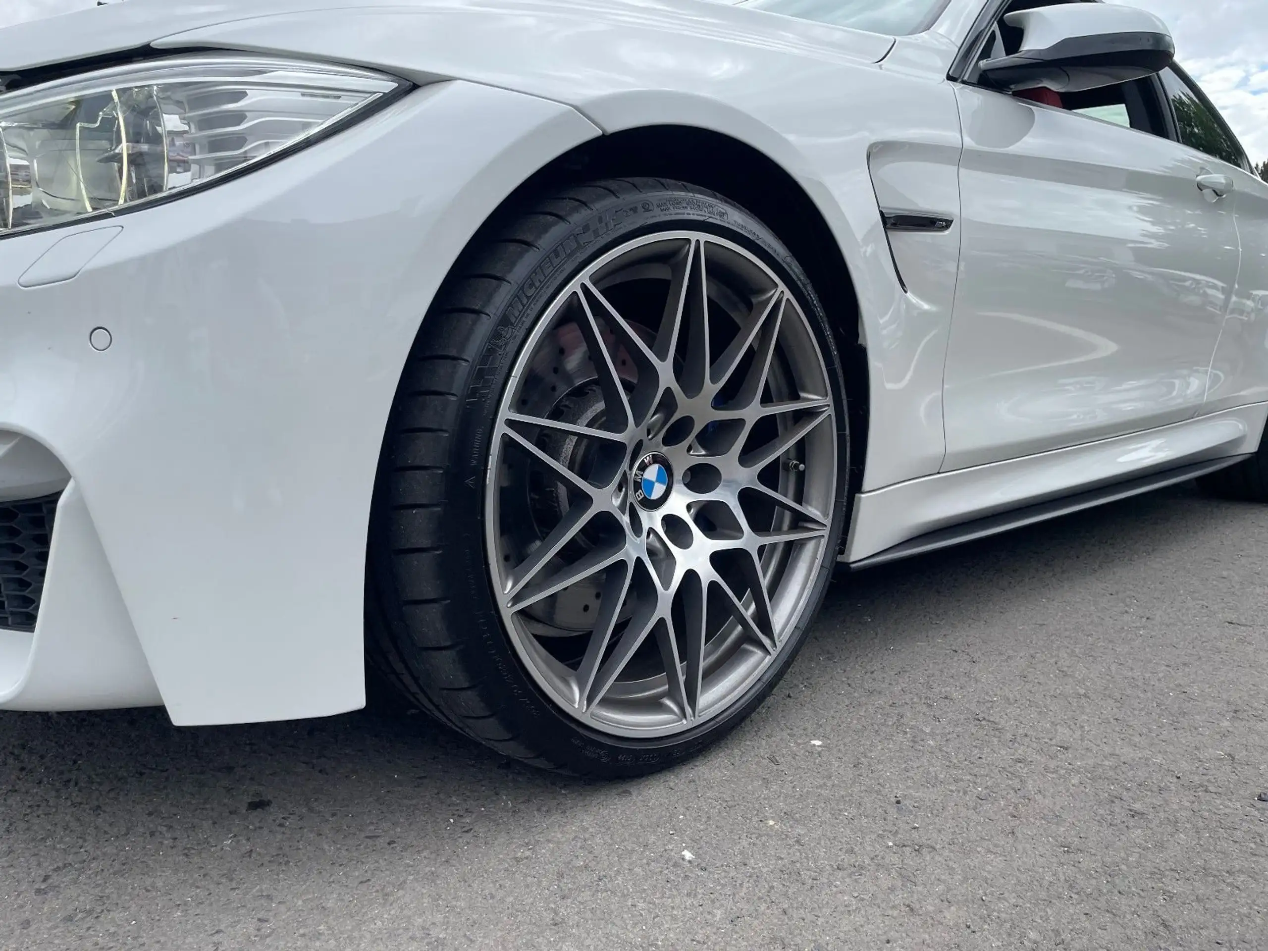 BMW - M4