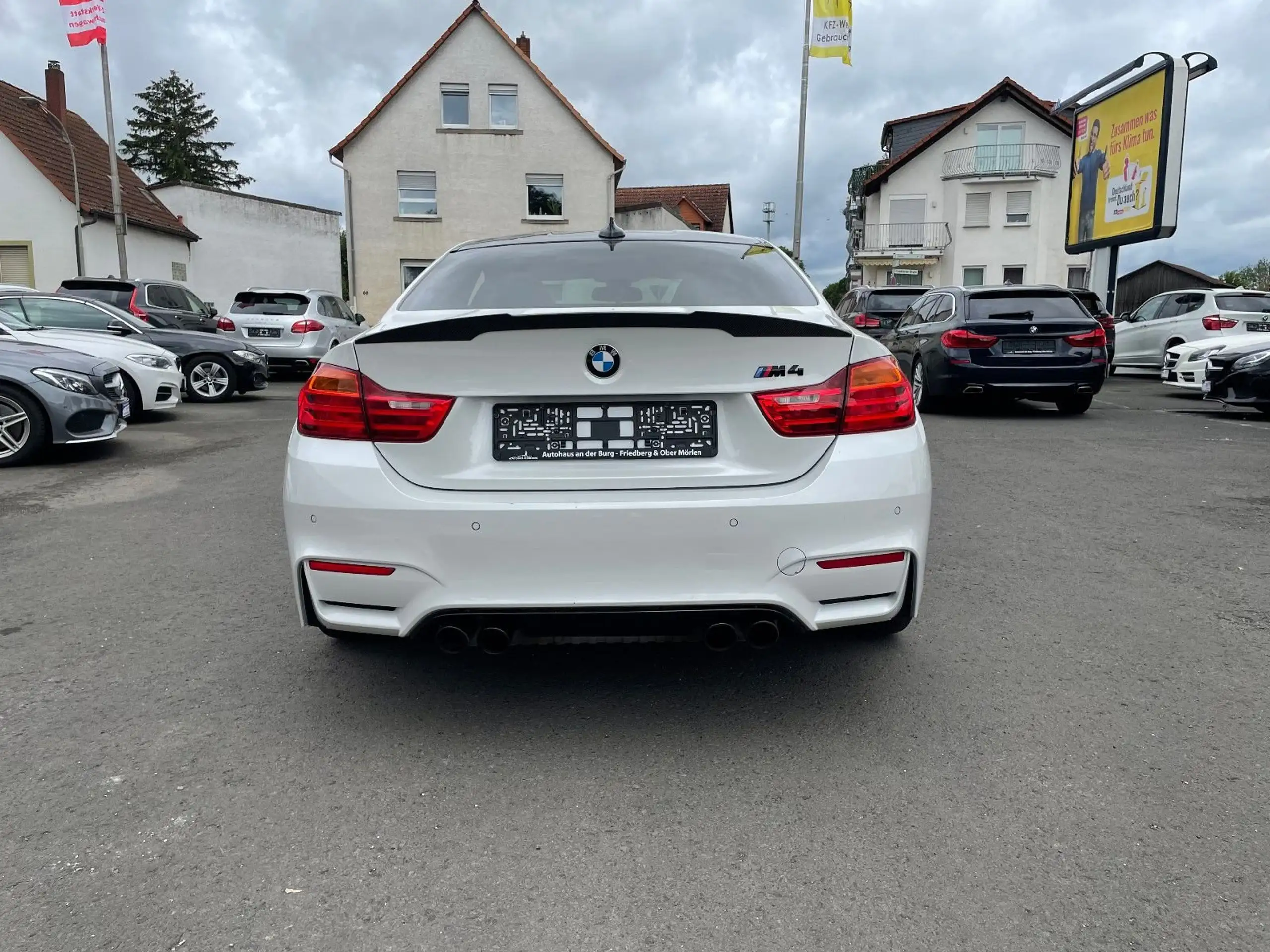 BMW - M4