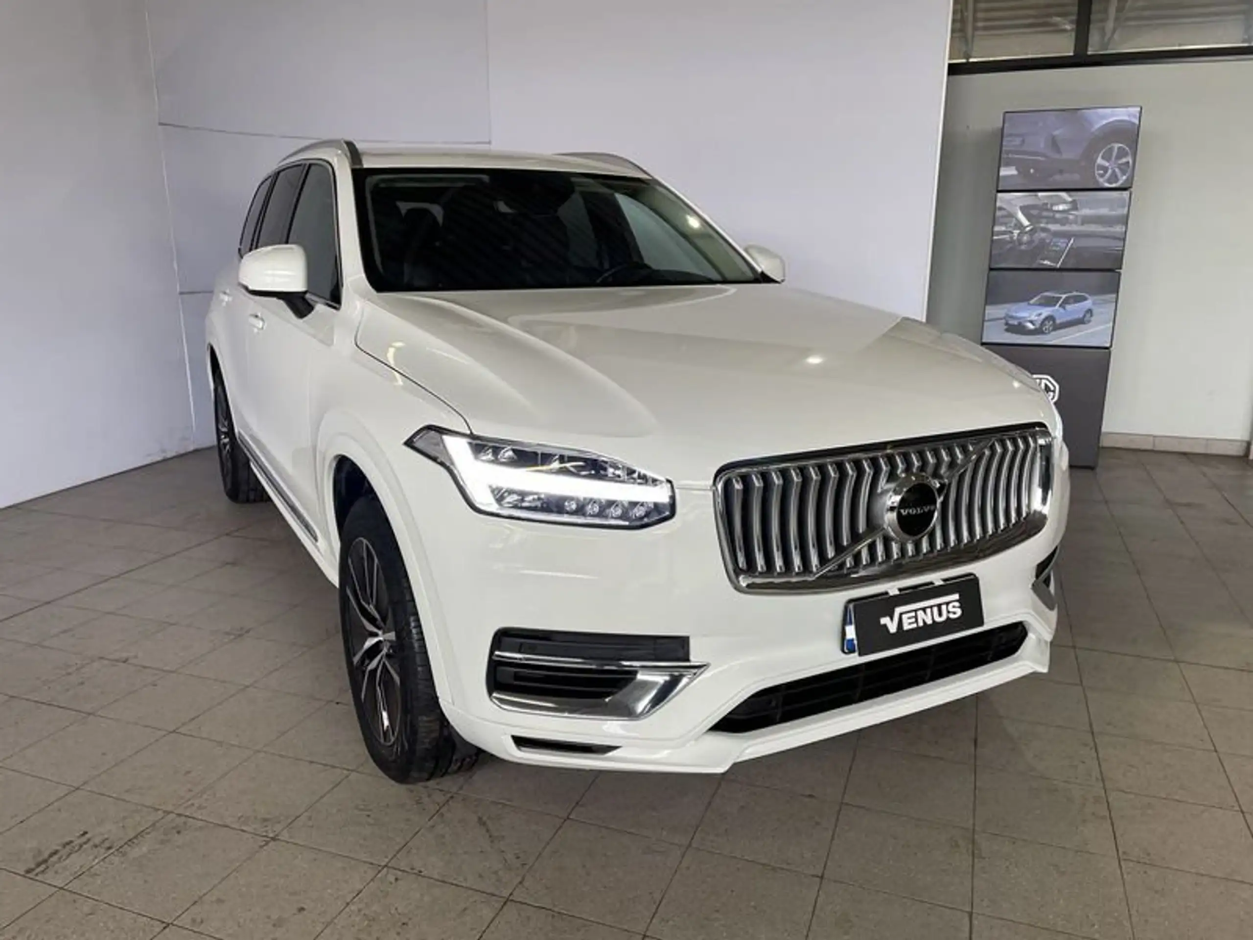 Volvo - XC90