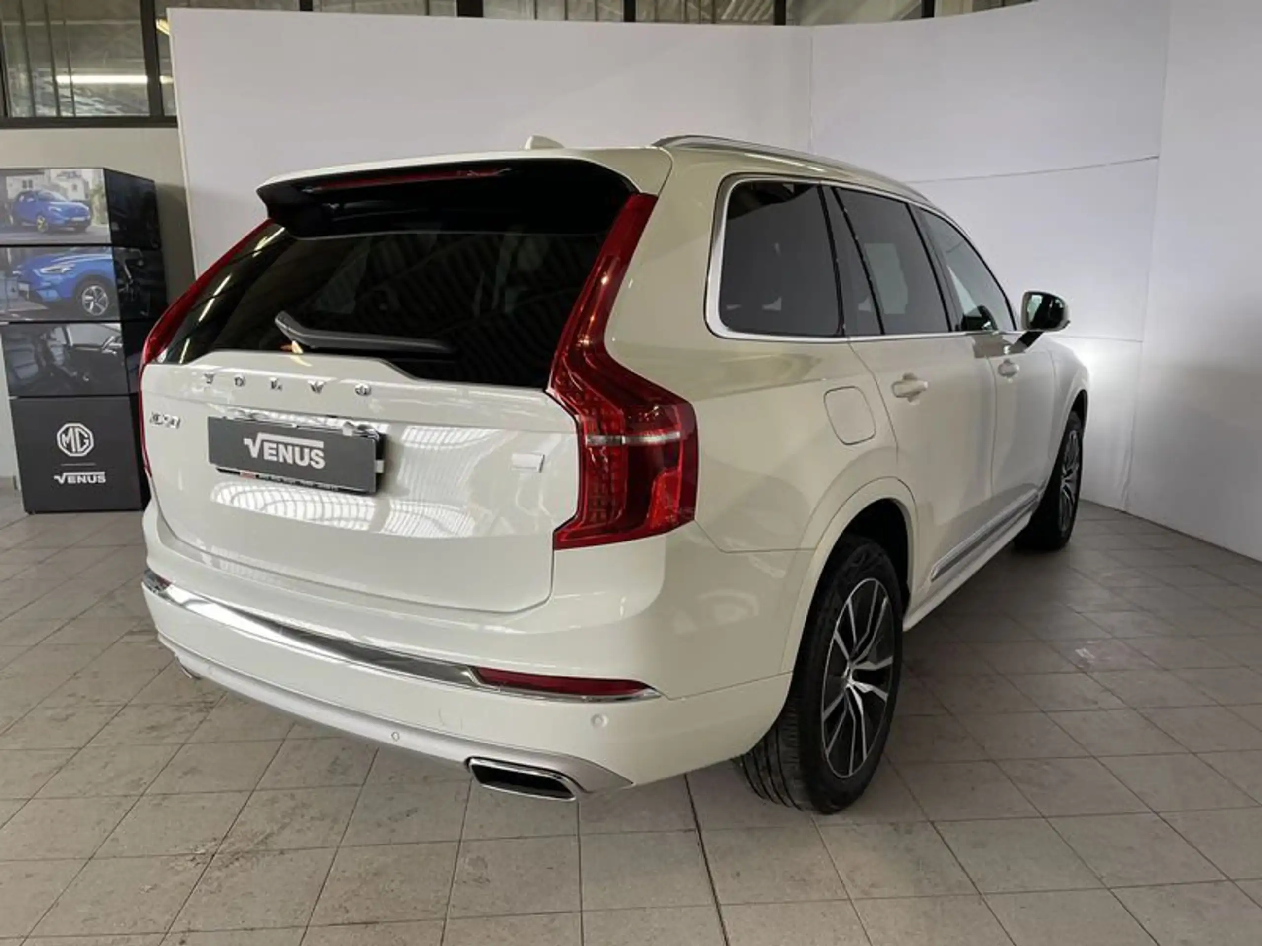 Volvo - XC90