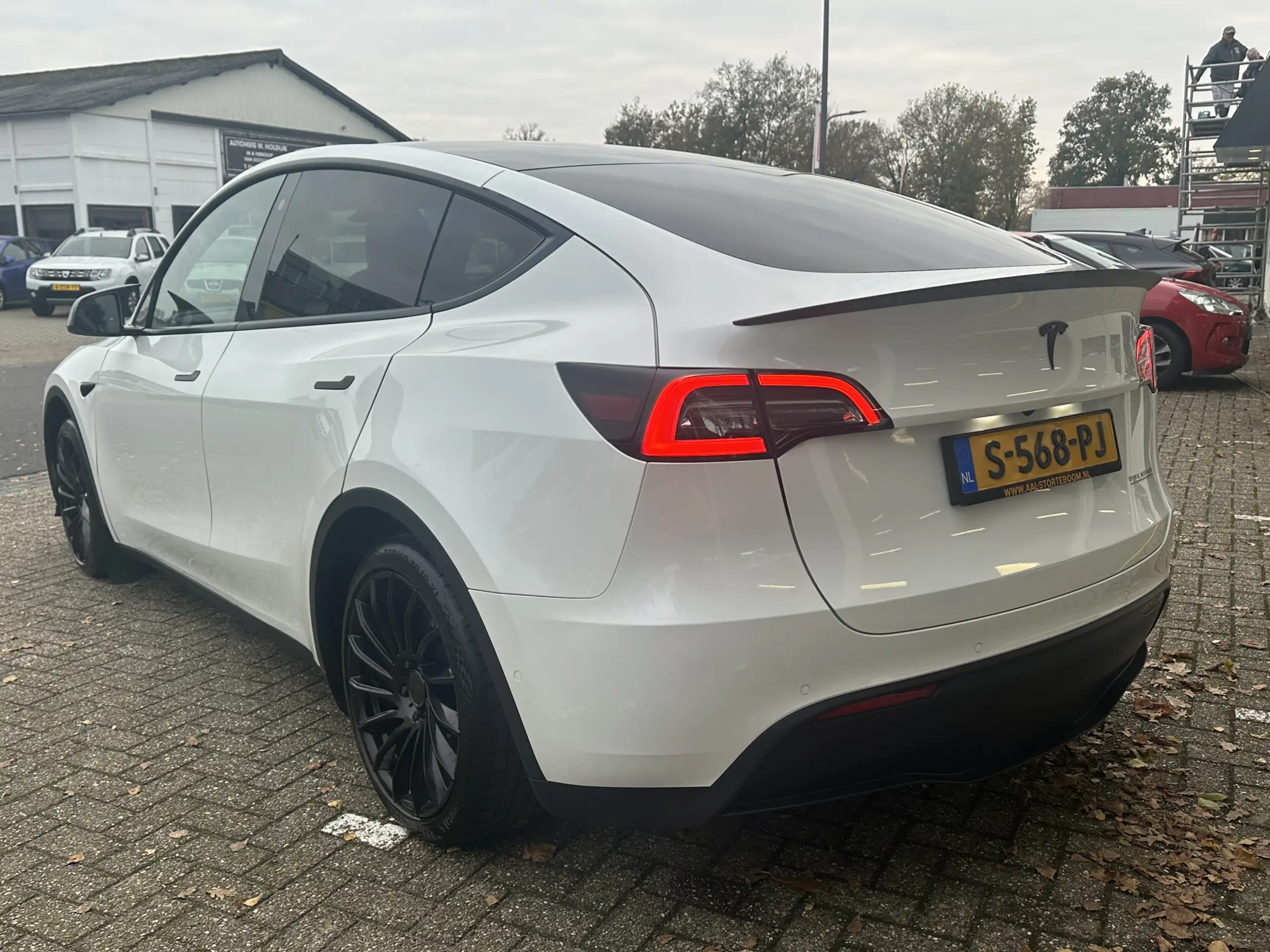 Tesla - Model Y