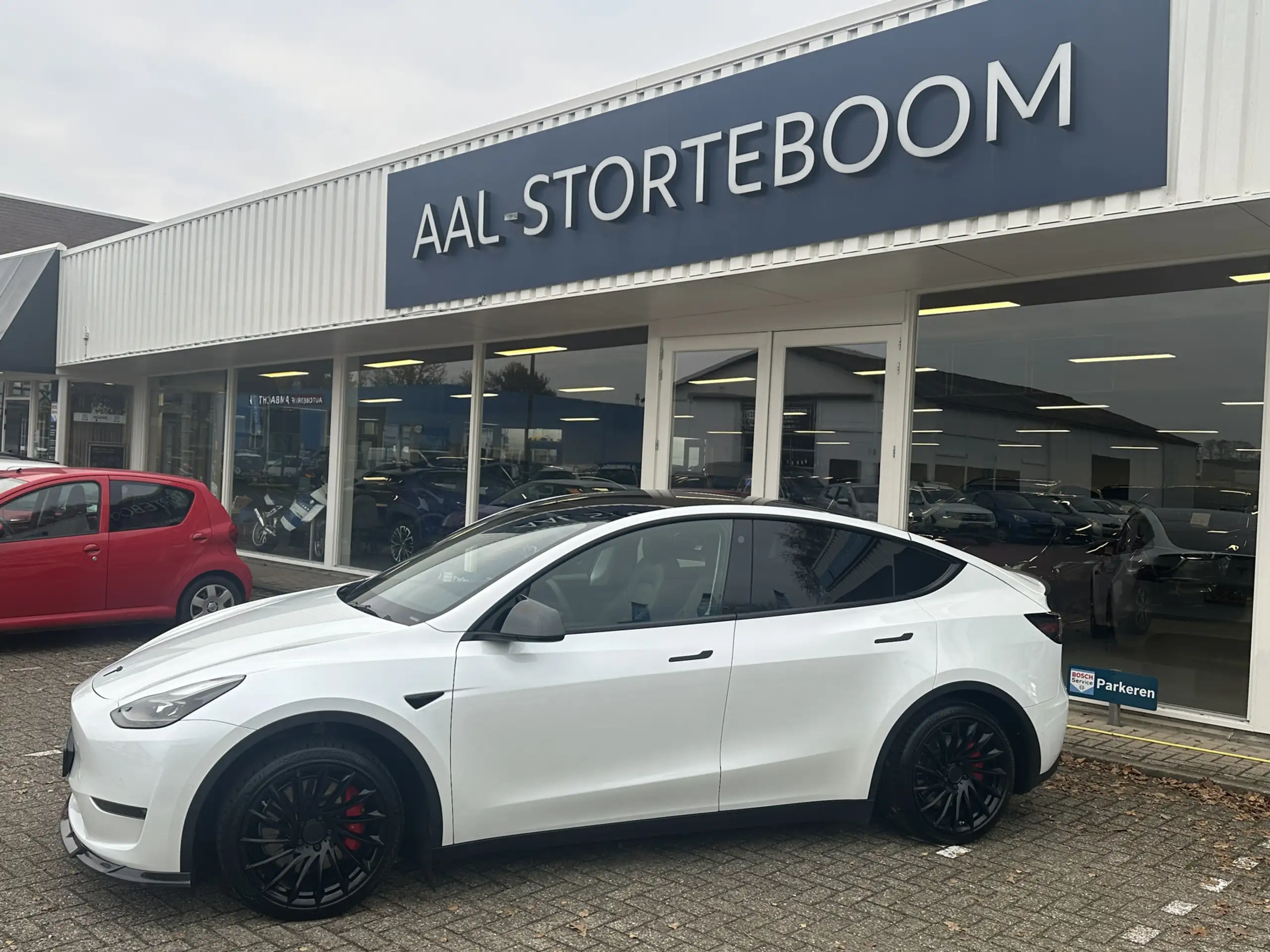 Tesla - Model Y