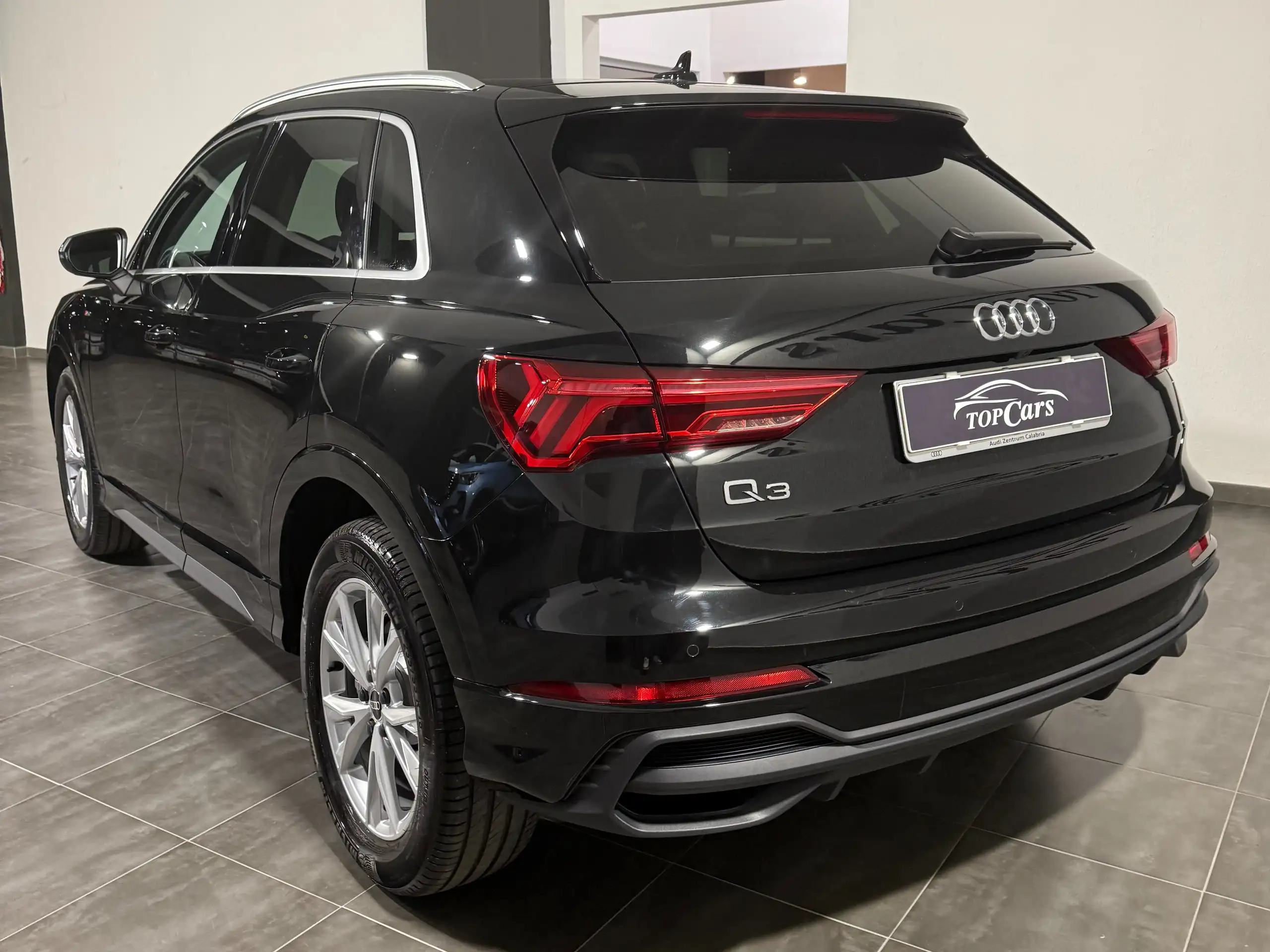 Audi - Q3