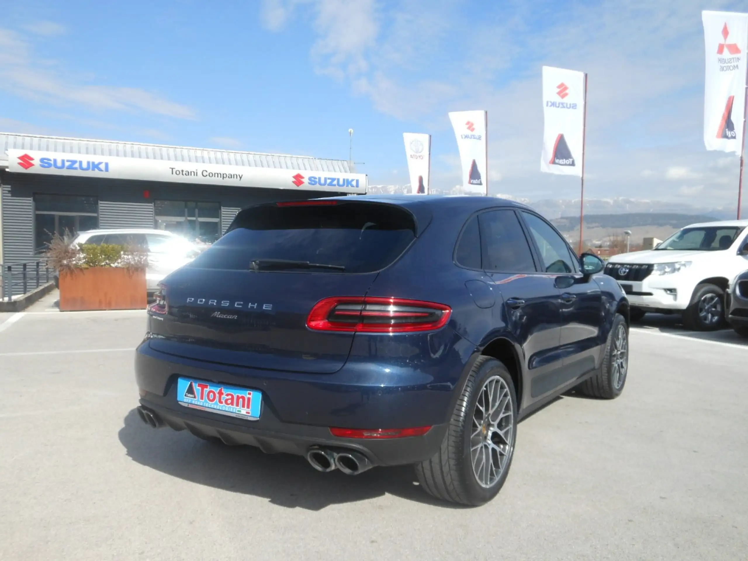 Porsche - Macan