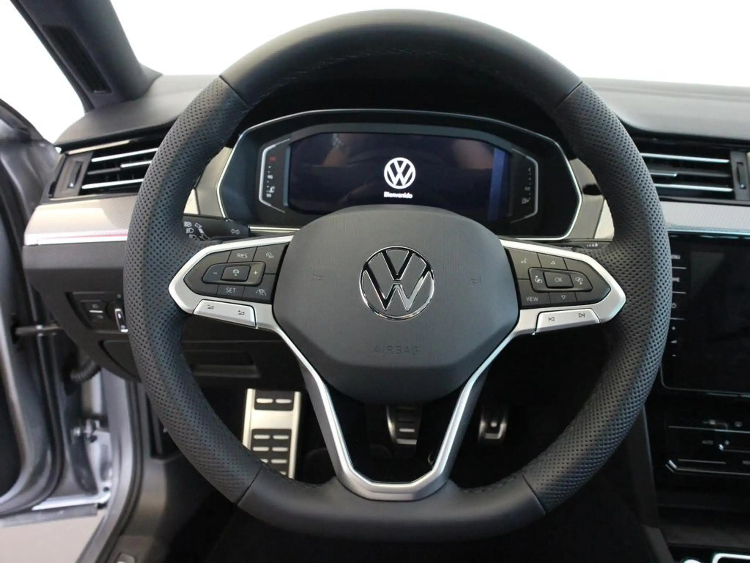 Volkswagen - Passat