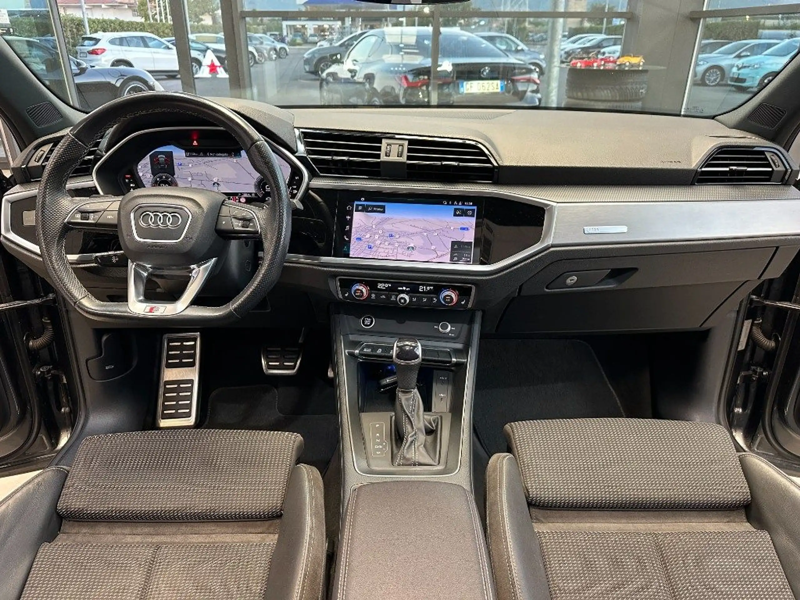 Audi - Q3