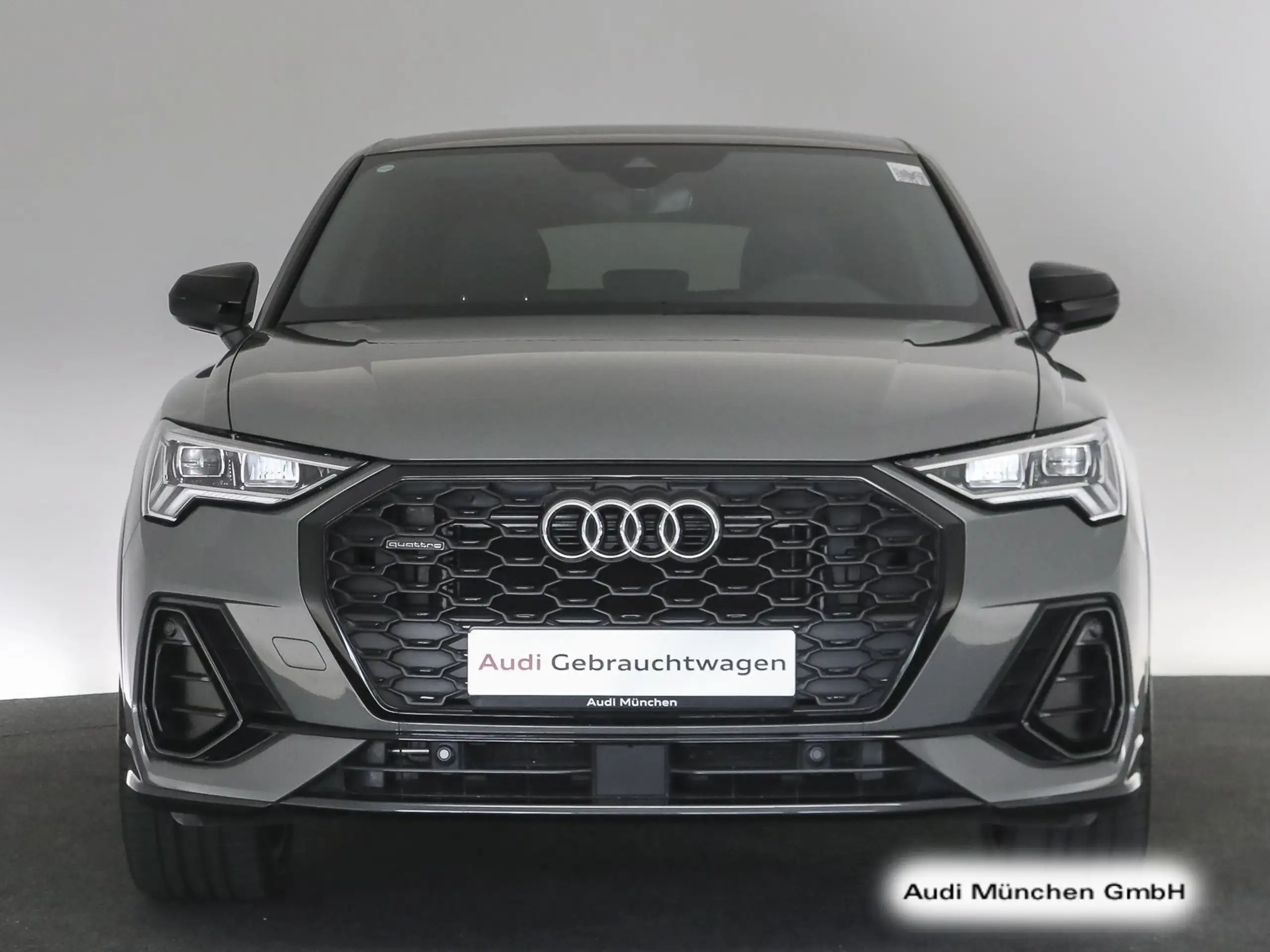 Audi - Q3